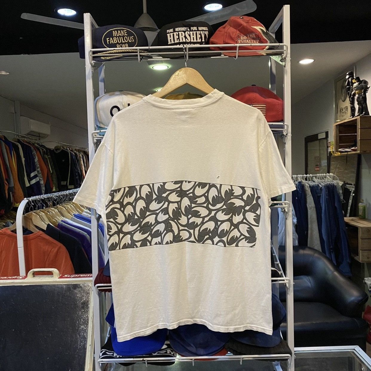 Japanese Brand Vintage 90s Mooneyes 'In Everyday Life' Graphic T-Shirt Size US L / EU 52-54 / 3 - 2 Thumbnail