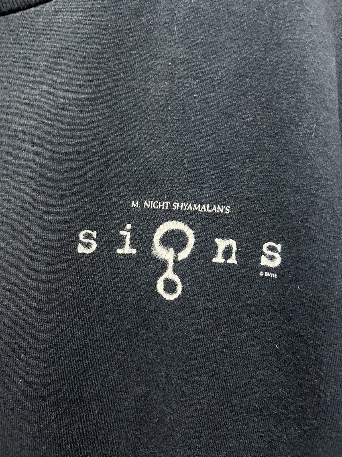Vintage Vintage 2002 Signs Mel Gibson Thriller Movie Shirt Size US L / EU 52-54 / 3 - 3 Thumbnail