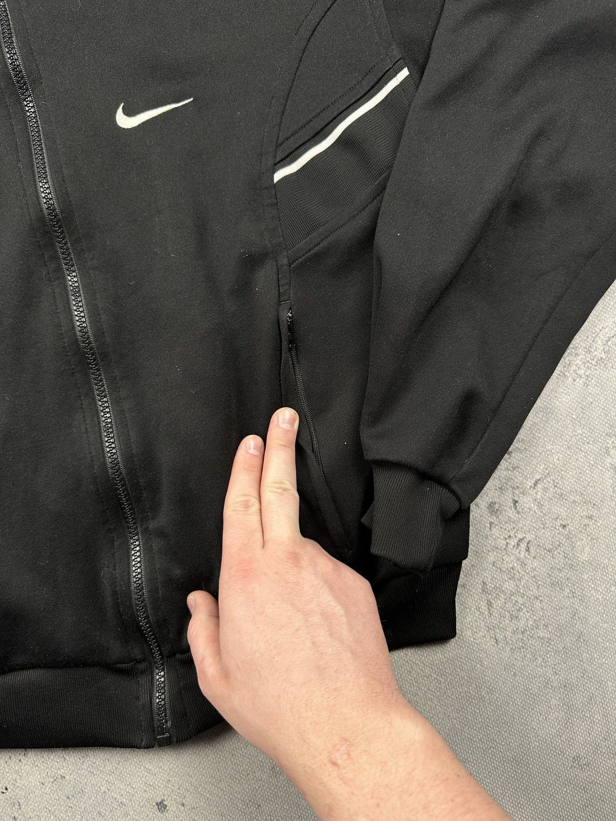 Nike Nike Vintage 90s Swoosh Track Jacket Black Full Zip Y2K Size S / US 4 / IT 40 - 13 Thumbnail