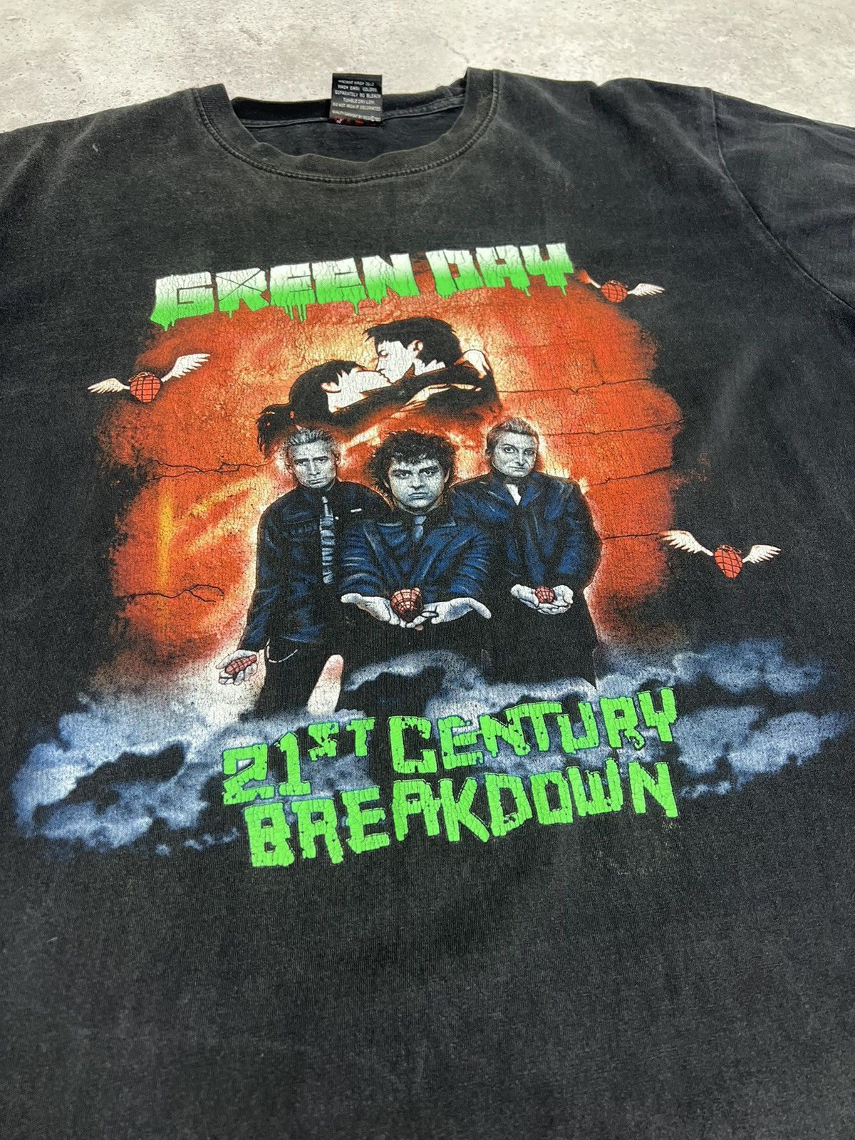 Band Tees × Vintage Vintage 2000s Green Day 21st Century Breakdown Faded T Shirt Size US XL / EU 56 / 4 - 3 Thumbnail