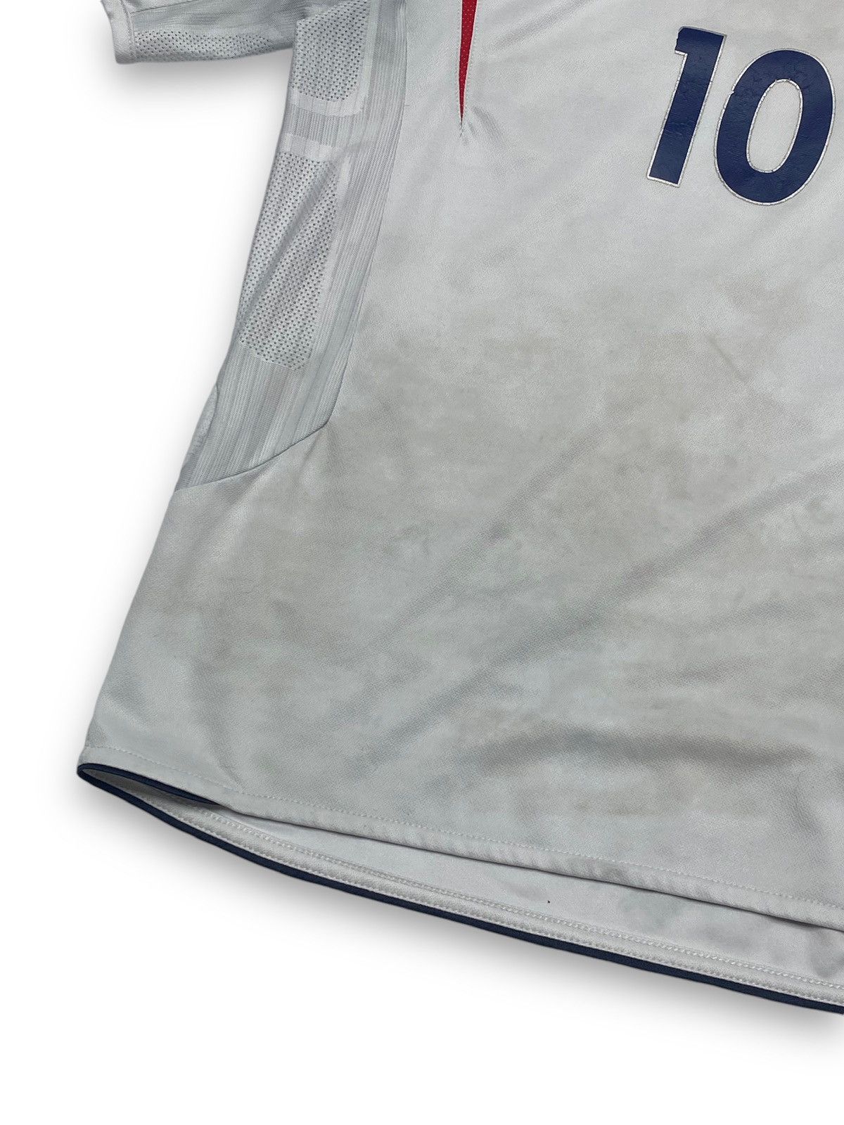 Umbro 06 Vintage UMBRO ENGLAND OWEN Football Distressed Jersey N10 Size US L / EU 52-54 / 3 - 11 Thumbnail