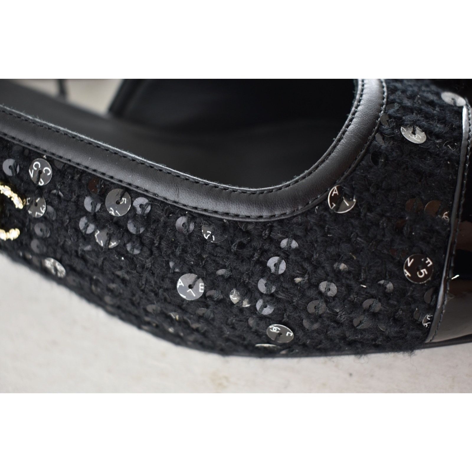 Chanel Chanel Black Wool Tweed Patent CC Slingback Ballet Flat 36.5 Size US 5.5 / IT 35.5 - 8 Thumbnail