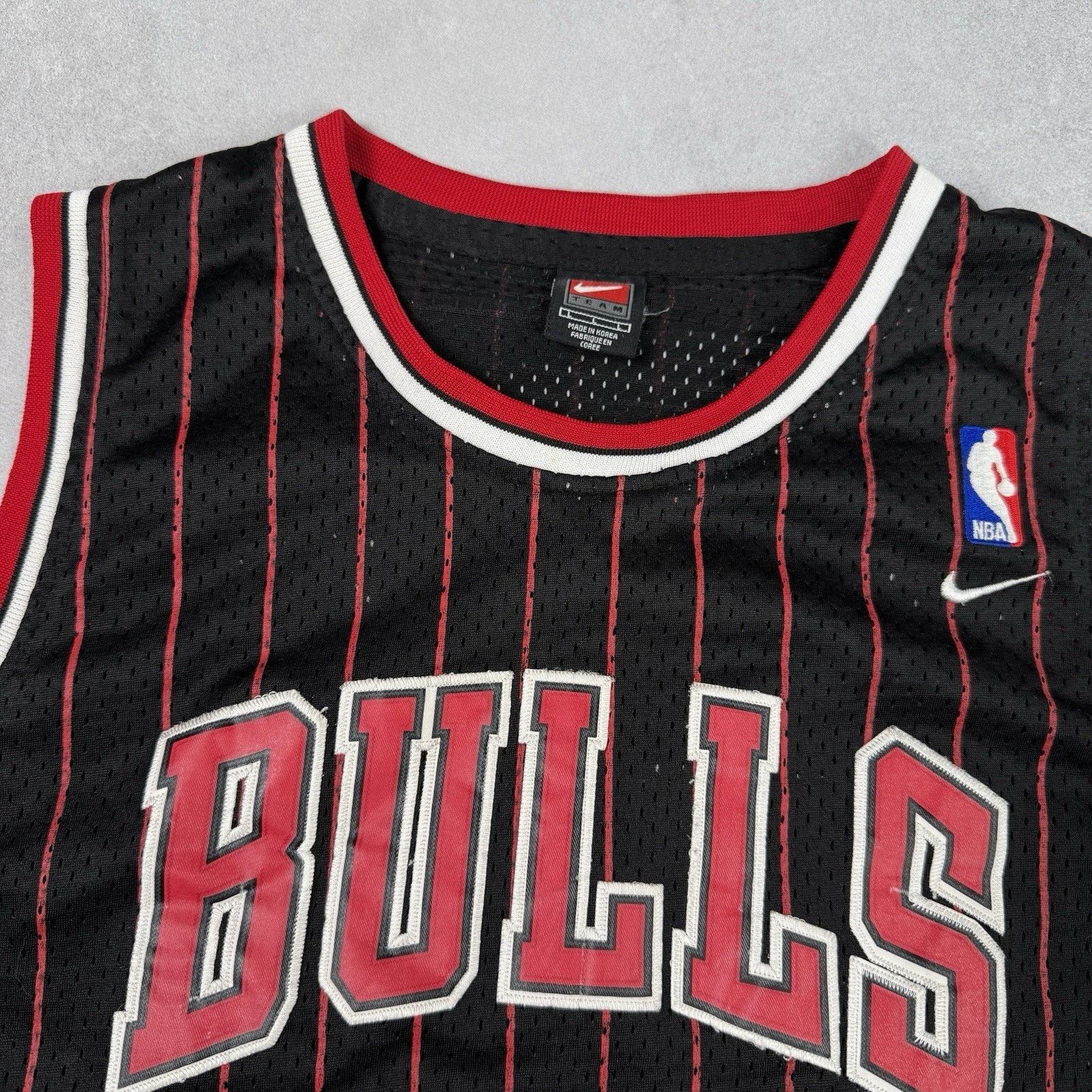 Nike Vintage Nike Chicago Bulls Jersey Air Jordan Men Size L Size US L / EU 52-54 / 3 - 3 Thumbnail