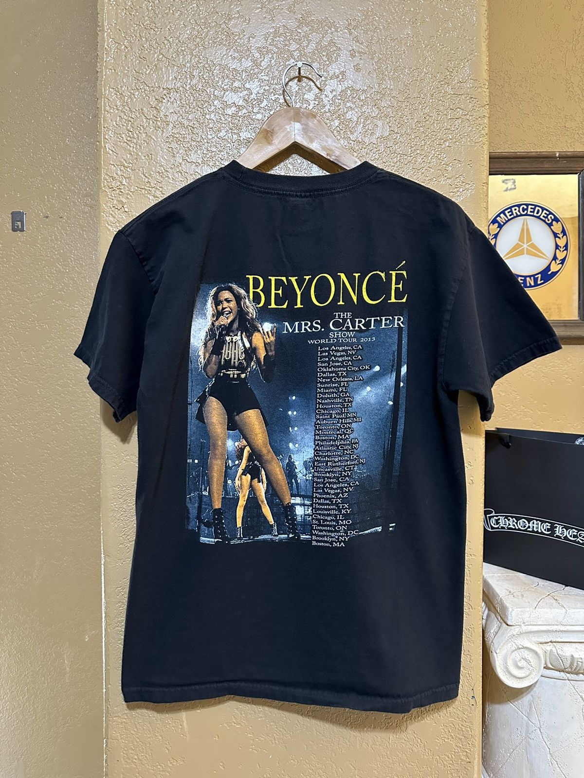 Band Tees × Beyonce × Vintage Rare Beyoncé Mrs Carter Show World Tour T Shirt Medium Size US M / EU 48-50 / 2 - 1 Thumbnail