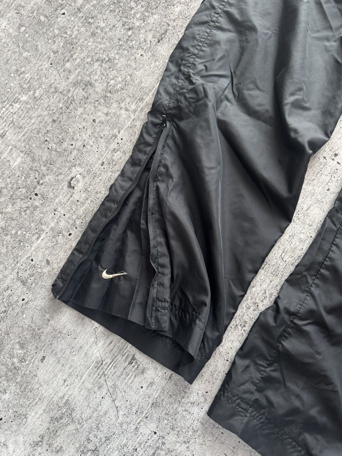 Nike Nike Vintage Nylon Trackpants Joggers Y2K Drill pants Size L Size US 34 / EU 50 - 6 Thumbnail