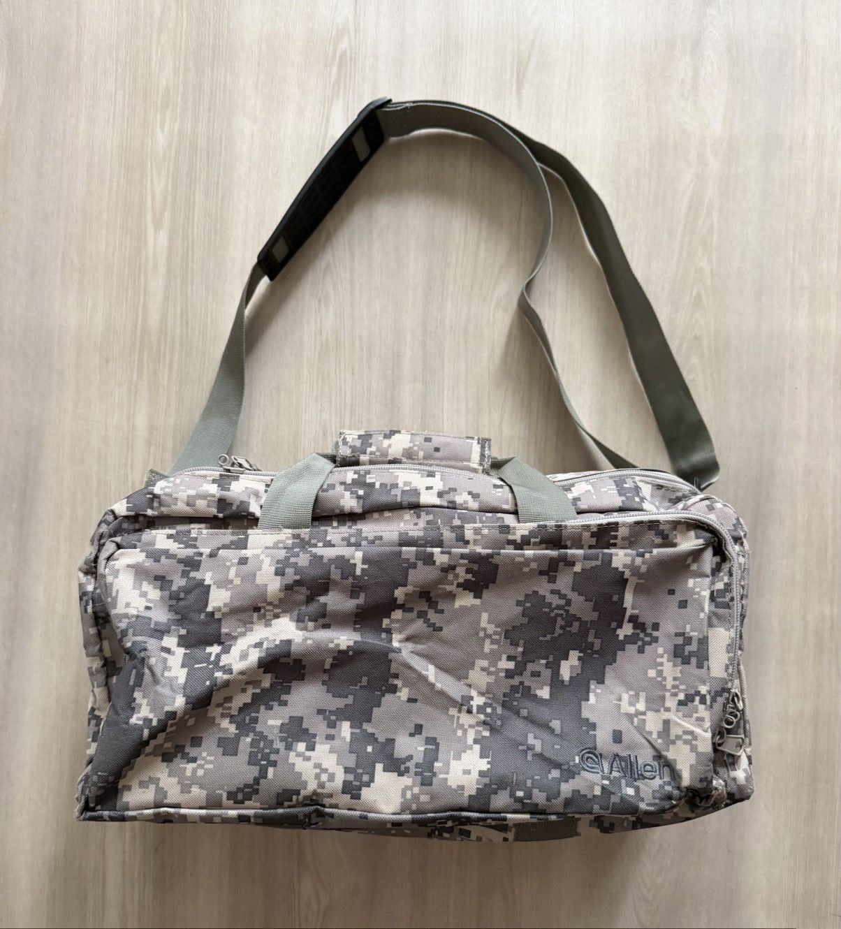 Vintage Allen Canvas Carry-All Gun Bag Tote Gym Canvas Digital Camo Size ONE SIZE - 1 Thumbnail