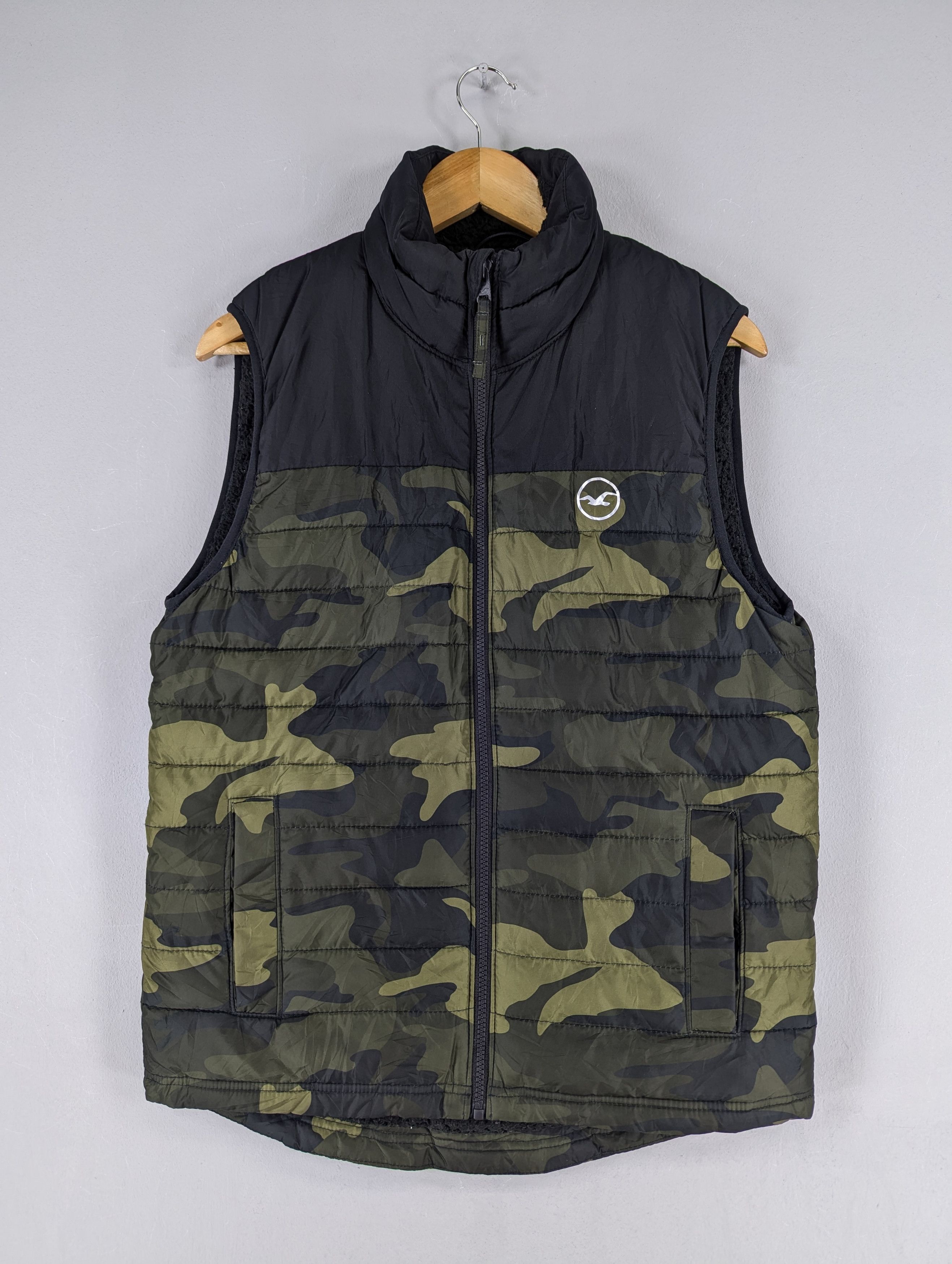 Hollister Camo Puffer Sherpa Lined Vest Jacket Size XS