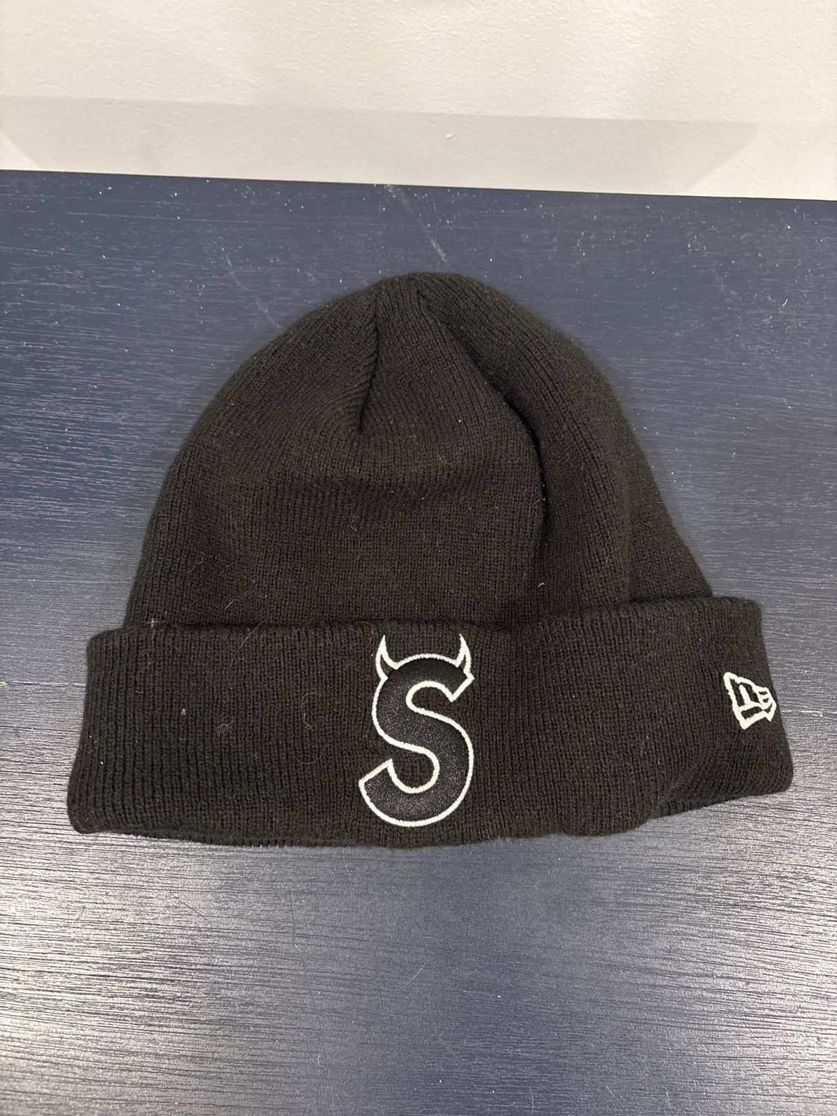 Supreme × New Era S-Logo Beanie FW22 Black