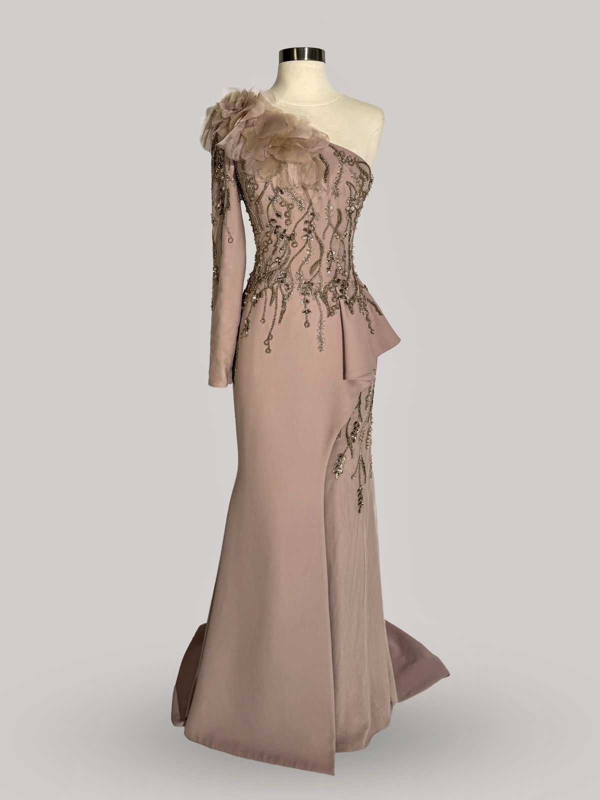 Other Brand New US 6 Tony Ward One Shoulder Gown with Gold Beading Size M / US 6-8 / IT 42-44 - 1 Thumbnail