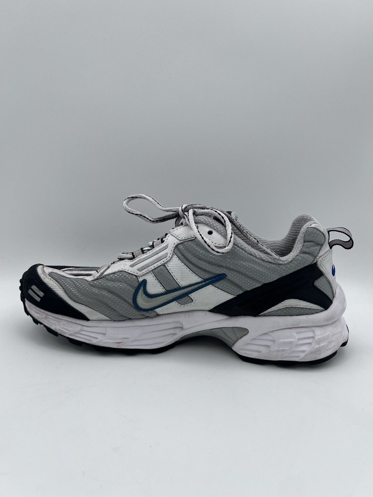 Nike NICE 2007 Nike Air Copious Shoes Mens US10 White Gray Size US 10 / EU 43 - 6 Thumbnail