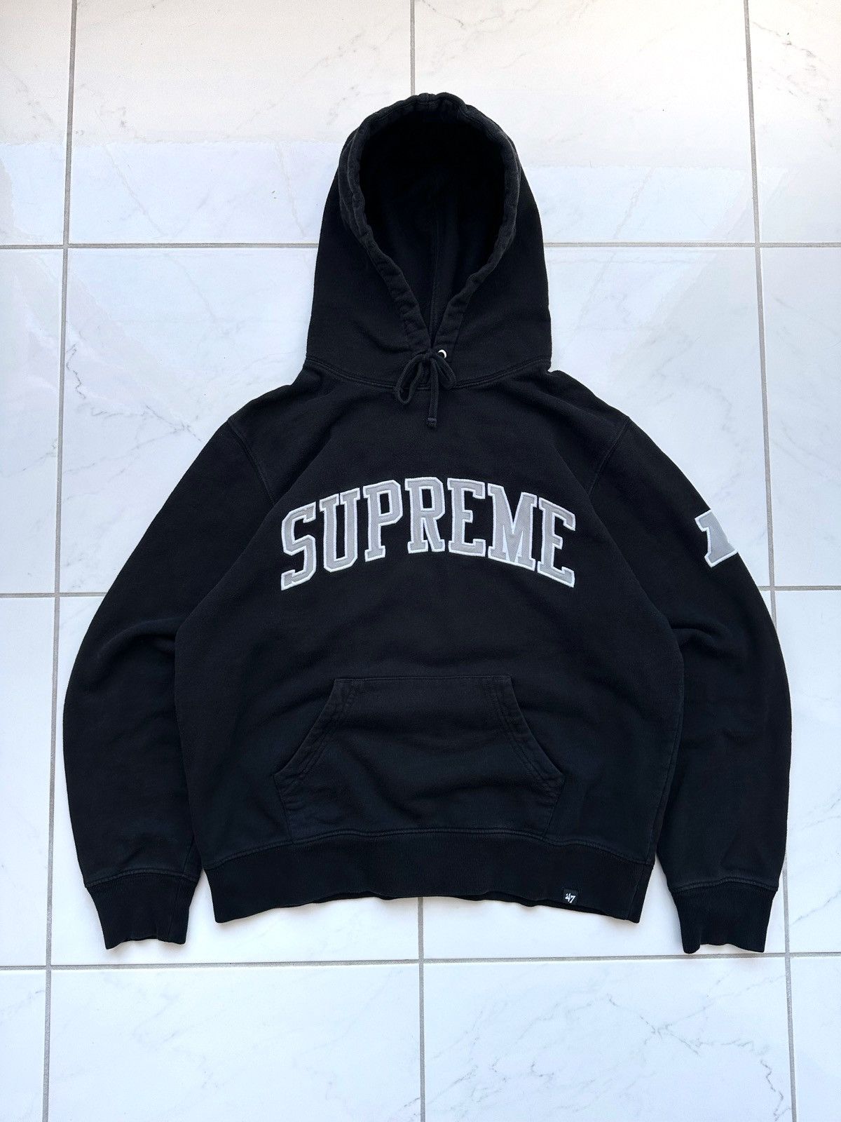 47 Brand × NFL × Supreme Supreme x NFL x Raiders x ‘47 Brand Black Hoodie Size US S / EU 44-46 / 1 - 1 Thumbnail