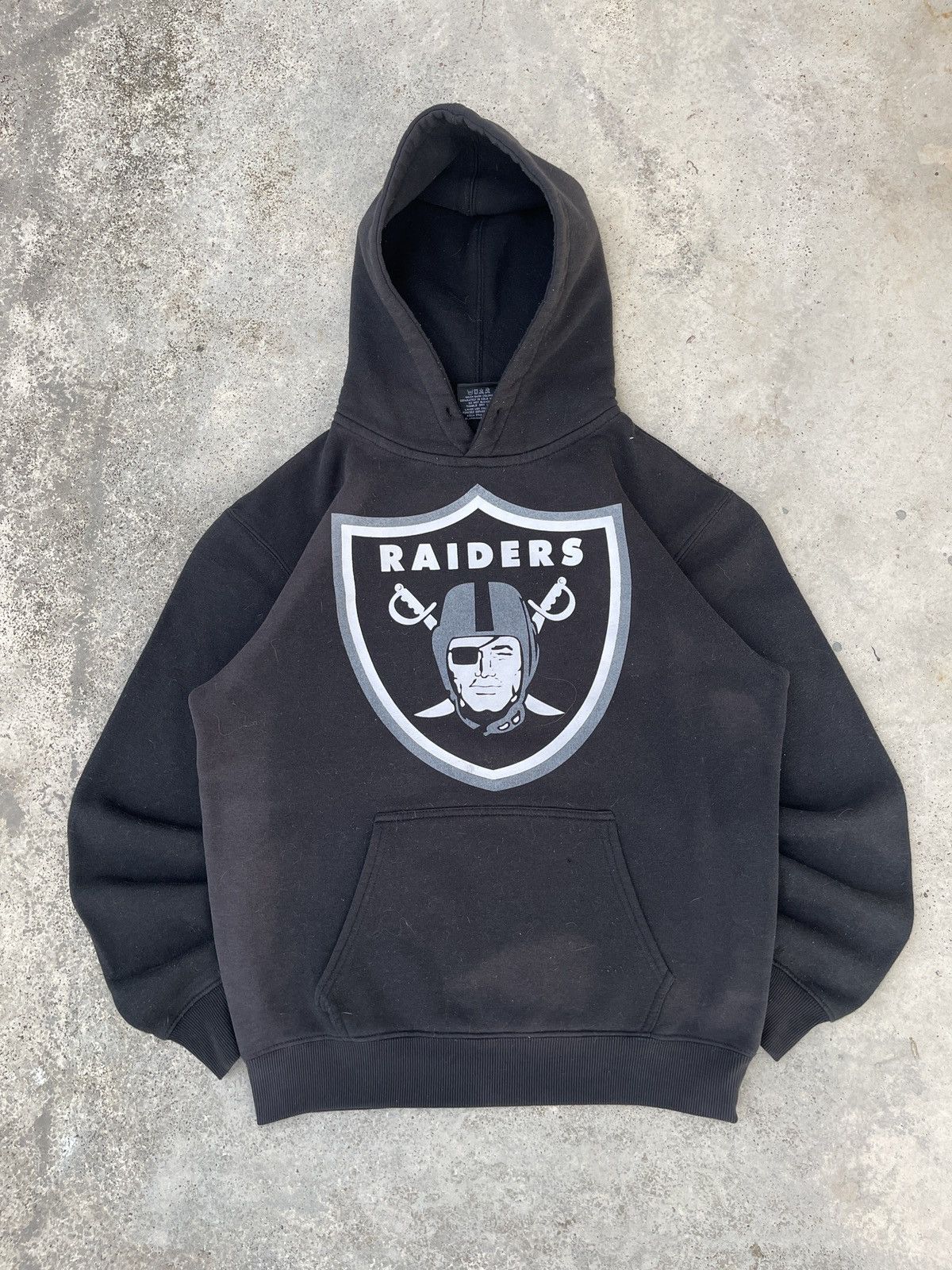 NFL × Vintage Vintage Faded Black Raiders Big Print Pullover Hoodie Size US L / EU 52-54 / 3 - 1 Thumbnail
