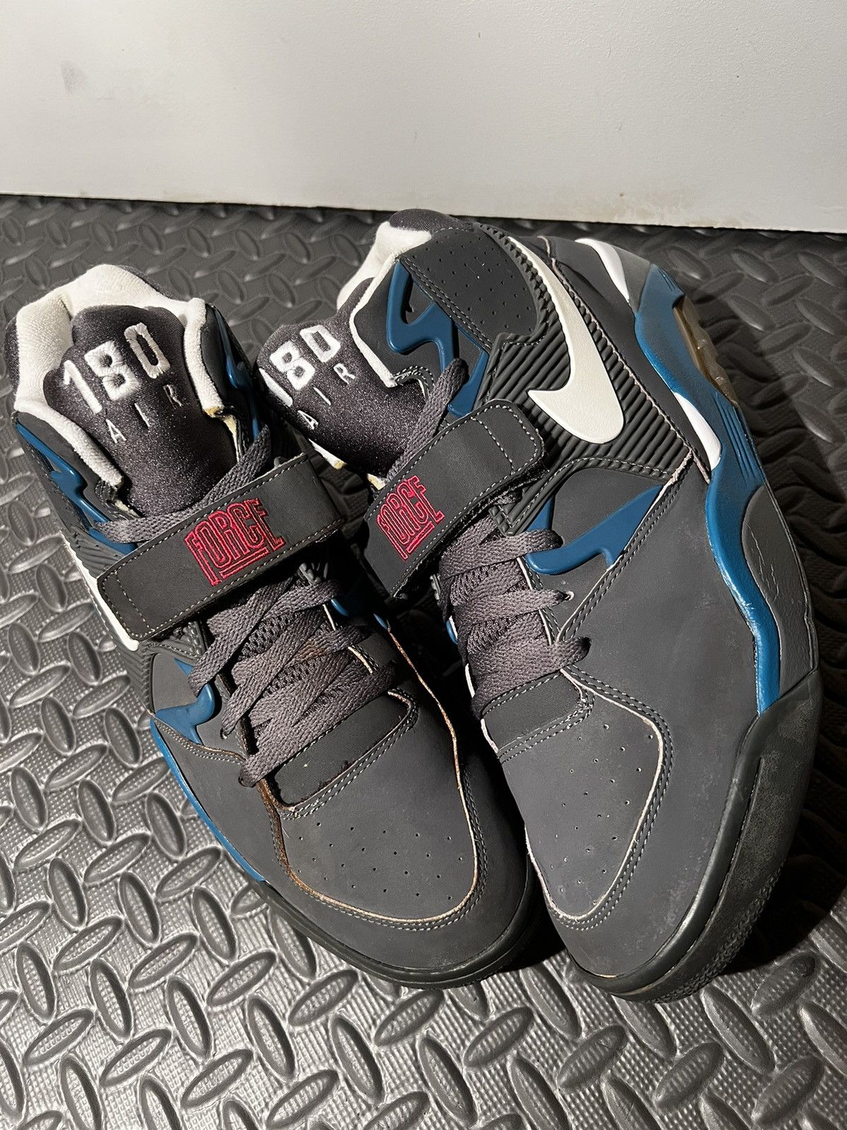 Nike Air 180 Grey Nike Air 180 main image 2