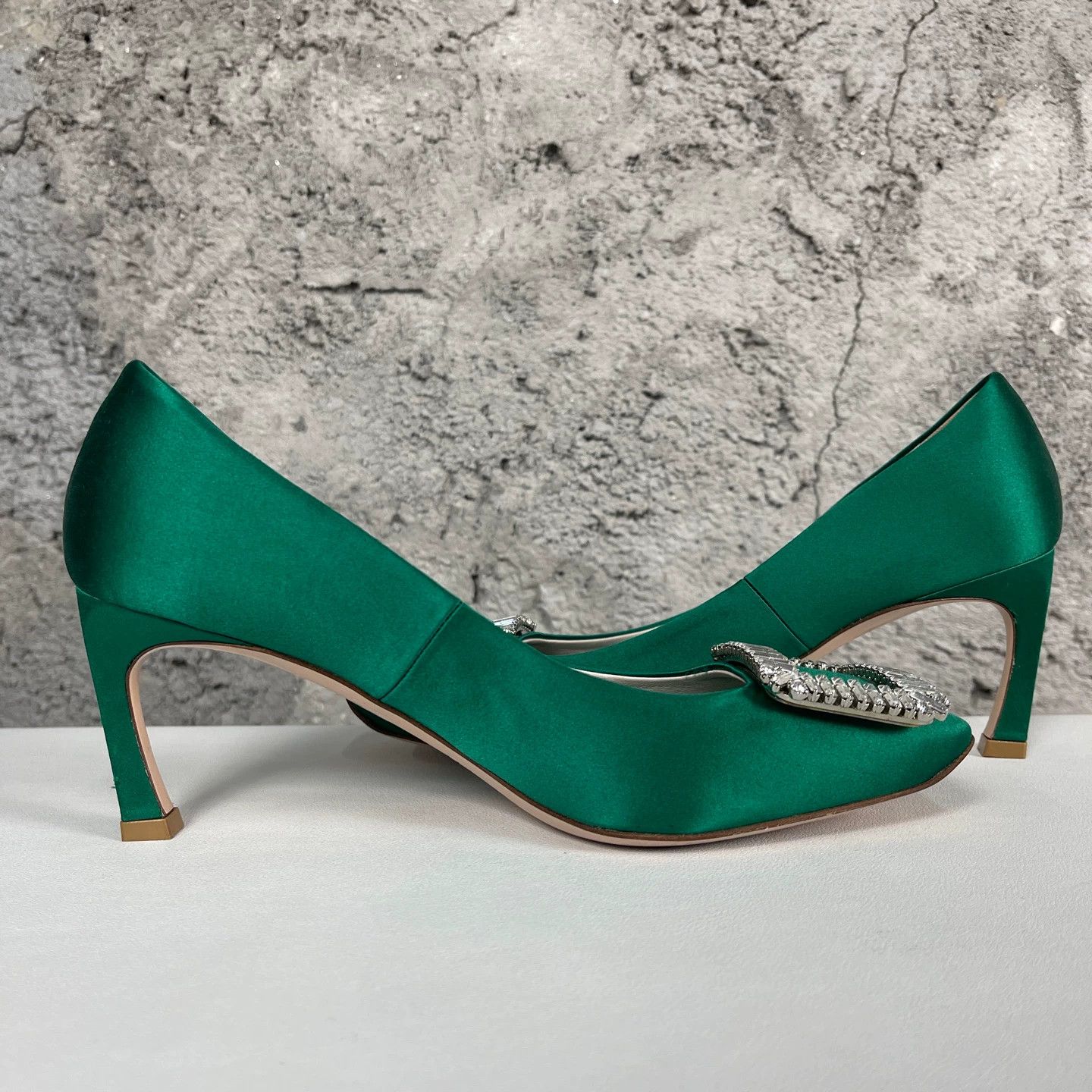 Roger Vivier RV Crystal Buckle Heels EU 36.5 Size US 6 / IT 36 - 5 Thumbnail