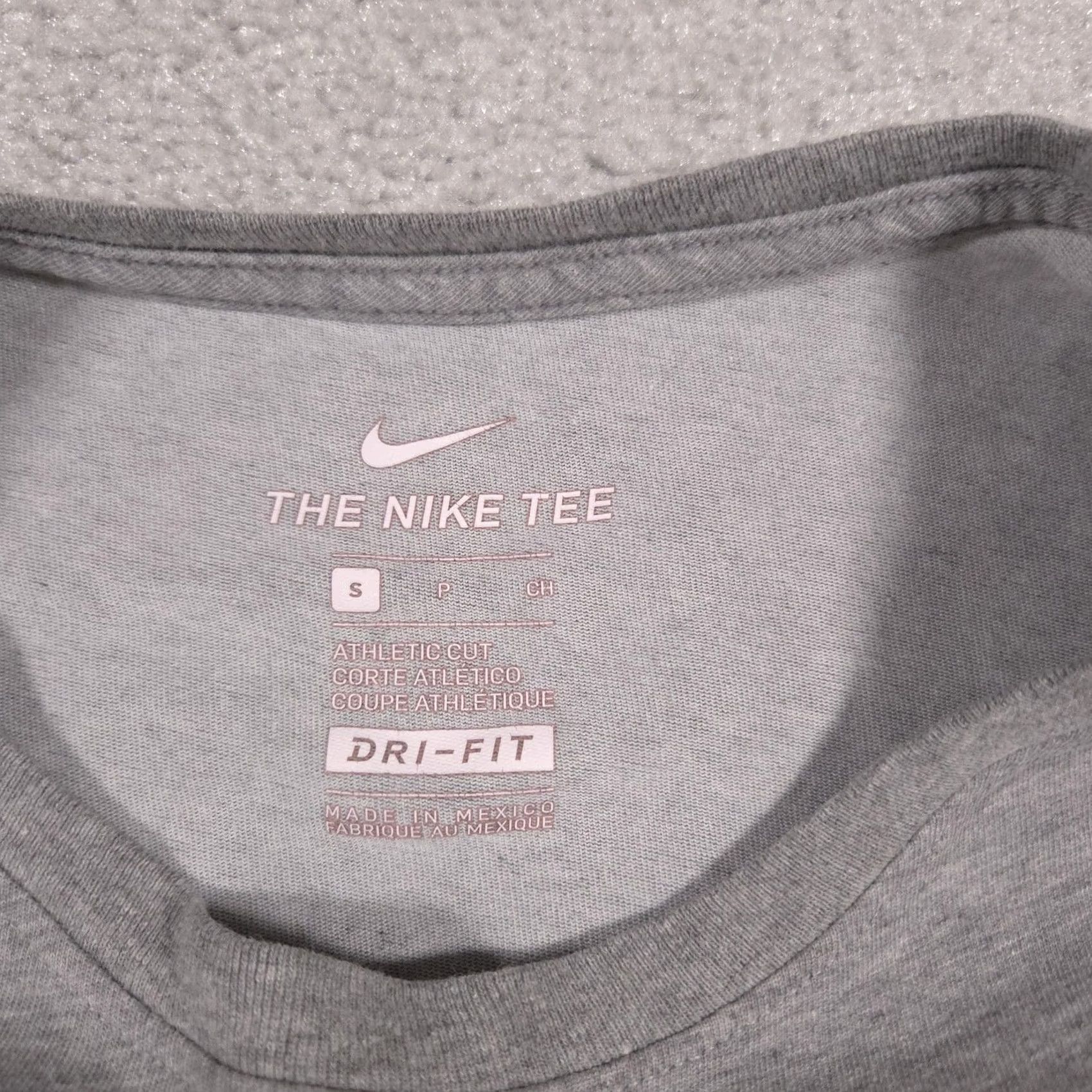 Nike Nike Dri-FIT Shirt Mens Small Gray Crewneck Short Sleeve Swoosh Graphic Athletic Tee Nike Tee Size US S / EU 44-46 / 1 - 7 Thumbnail