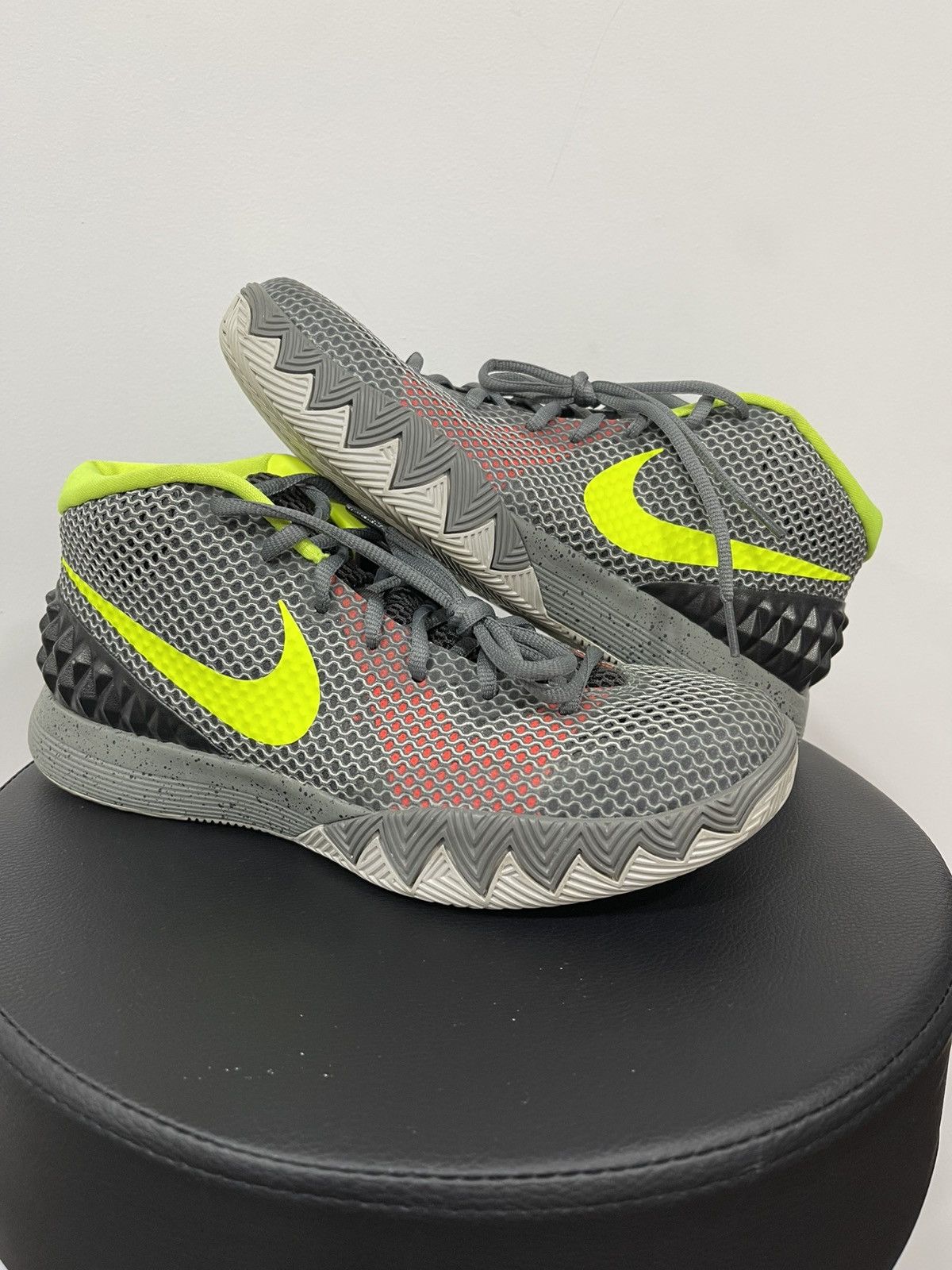 2015 Nike Kyrie 1 - Dungeon Deep Pewter (RARE)