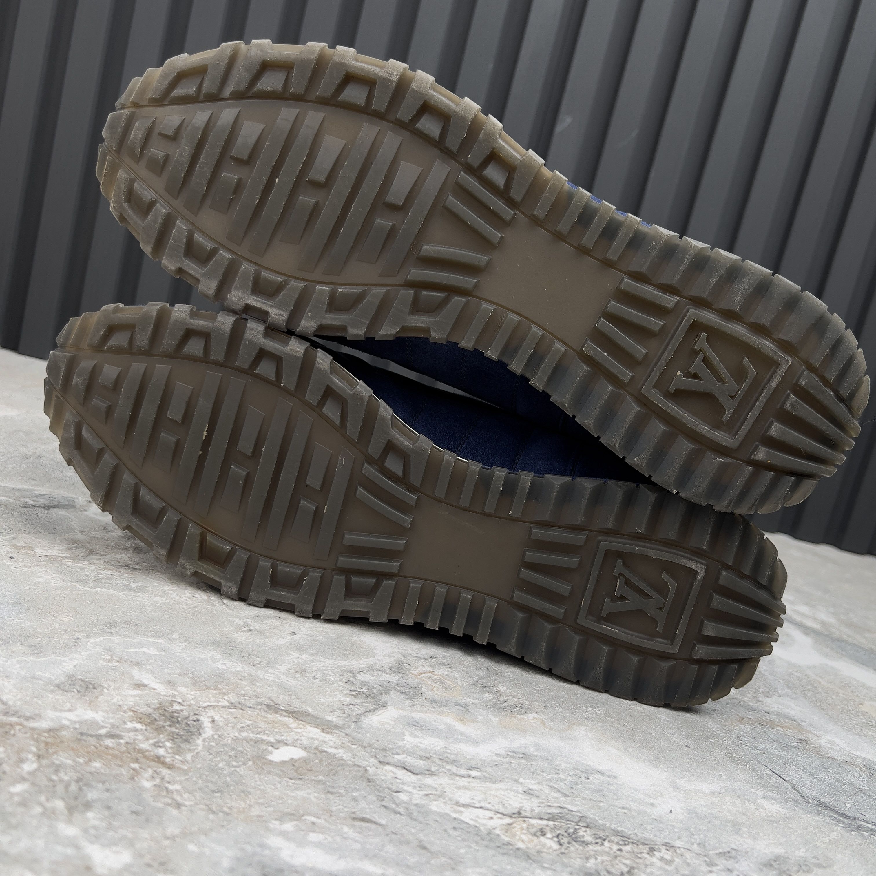 Louis Vuitton Louis Vuitton Run Away Damier Sneakers Suede Leather Mesh Size US 9 / EU 42 - 10 Thumbnail