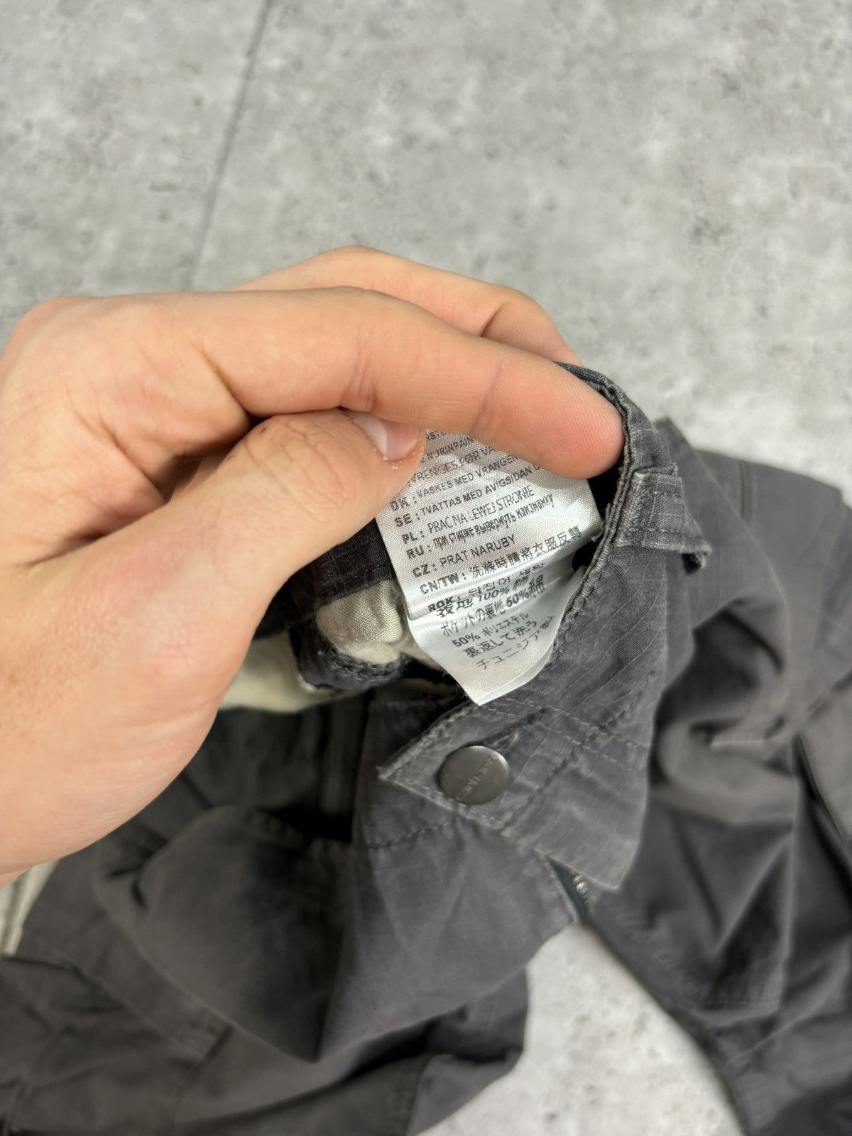 Carhartt × Vintage Crazy Vintage Y2K Distressed Faded Carhartt Bagy Denim Pants Size US 34 / EU 50 - 9 Thumbnail