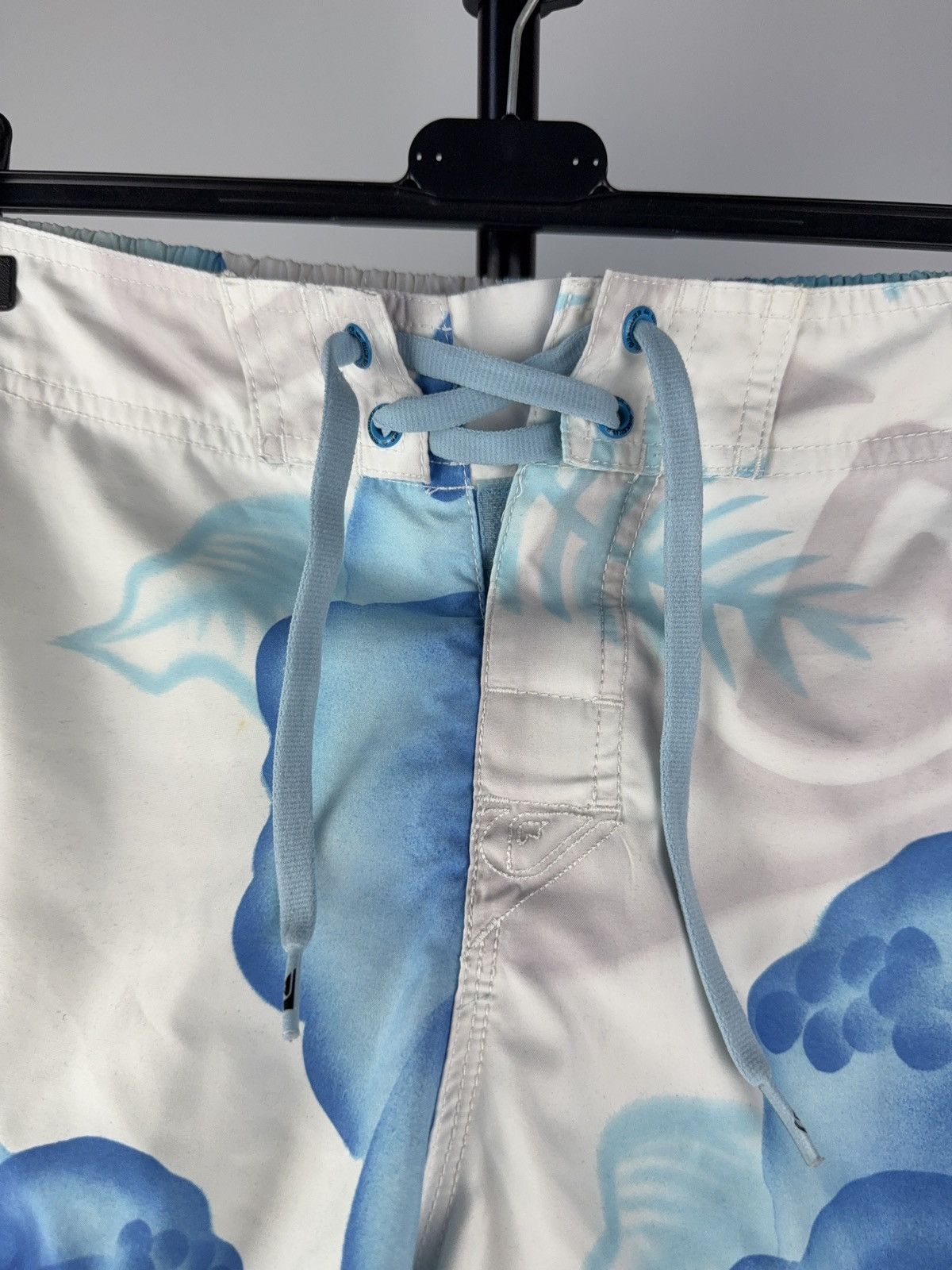 Quiksilver Quiksilver Hibiscus Floral Board Shorts Blue White S Size US 31 - 3 Thumbnail