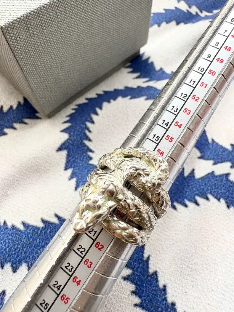Vivienne Westwood Vivienne Westwood The Exiled Serpent Love Ring Size ONE SIZE - 5 Thumbnail