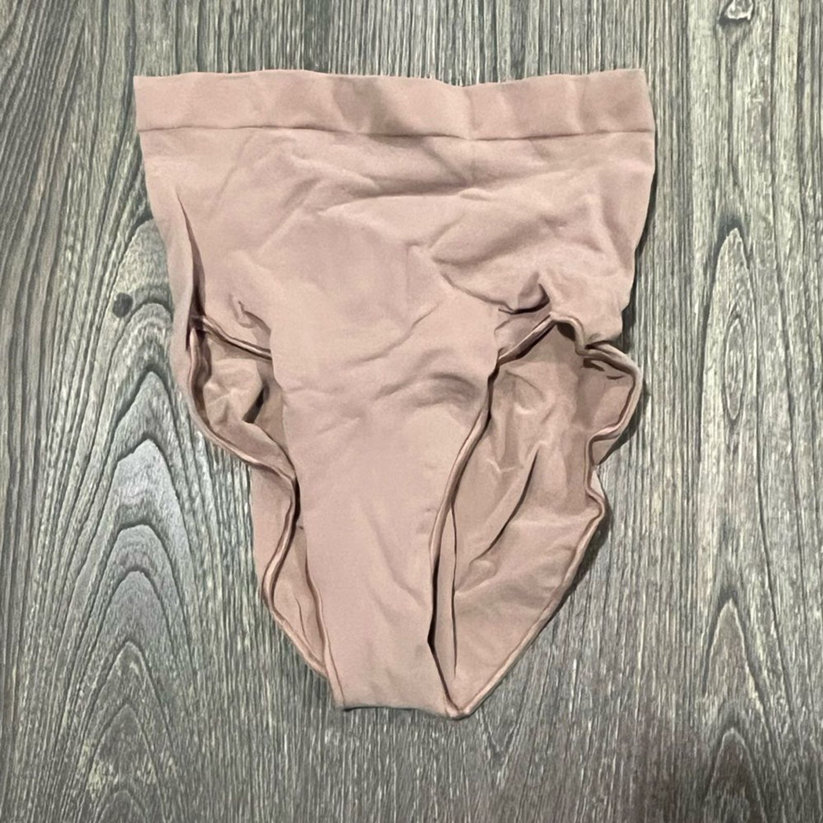 SKIMS NWOT Skims Seamless Sculpt Mid Waist Brief Shapewear Size L Size ONE SIZE - 3 Thumbnail