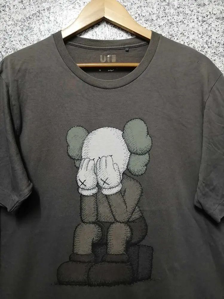 Kaws × Uniqlo × Vintage 🔥 Rare 🔥 Vintage kaws Very Rare Size US L / EU 52-54 / 3 - 3 Thumbnail