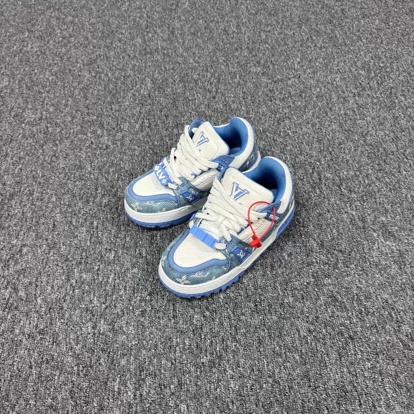 Louis Vuitton Louis Vuitton Pangding Denim Monogram Trainer 38 99 new Size US 7.5 / IT 37.5 - 2 Thumbnail