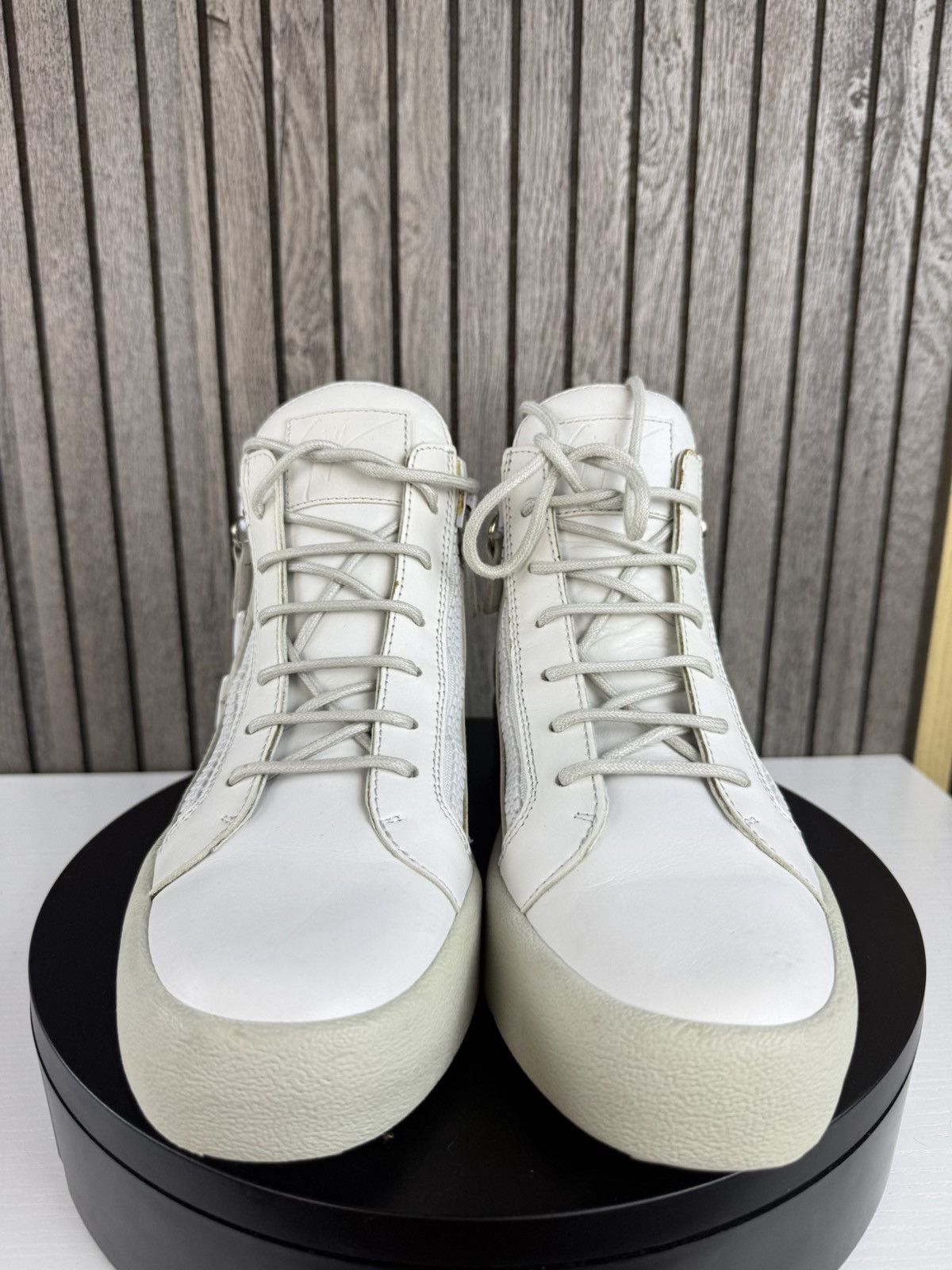 Giuseppe Zanotti 2000s Kanye west Giuseppe Zanotti Triple Wing White sz 40 Size US 7.5 / EU 40-41 - 3 Thumbnail