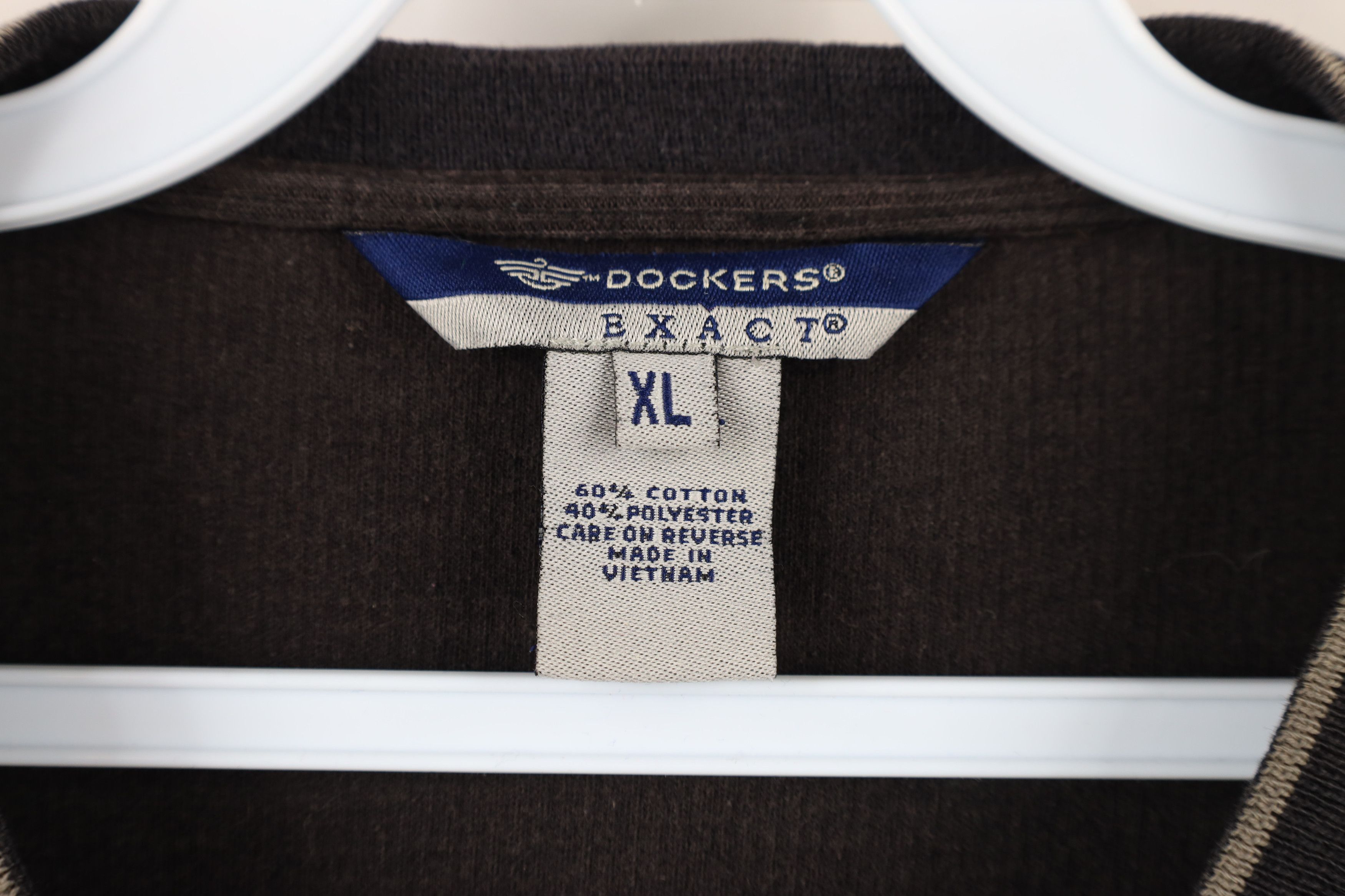Vintage Vintage 90s Streetwear Faded Ribbed Knit V-Neck T-Shirt Size US XL / EU 56 / 4 - 8 Thumbnail