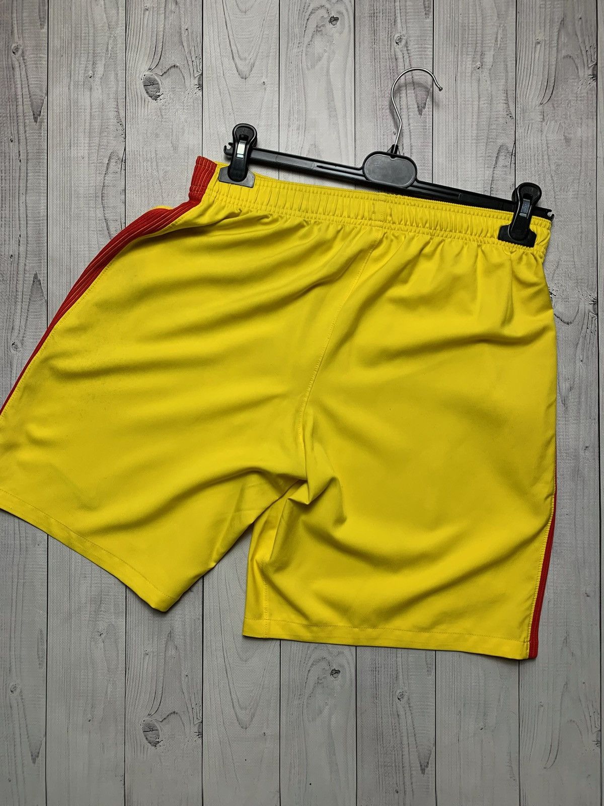 Nike × Vintage Vintage Nike Red Bull soccer shorts yellow size L Size US 34 / EU 50 - 6 Thumbnail