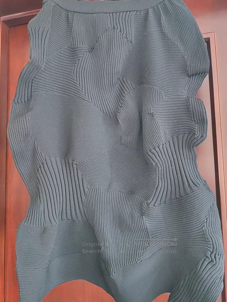 Issey Miyake Issey Miyake Knitted Bud Midi Skirt, Black Size 25" / US 0 / IT 36 - 5 Thumbnail