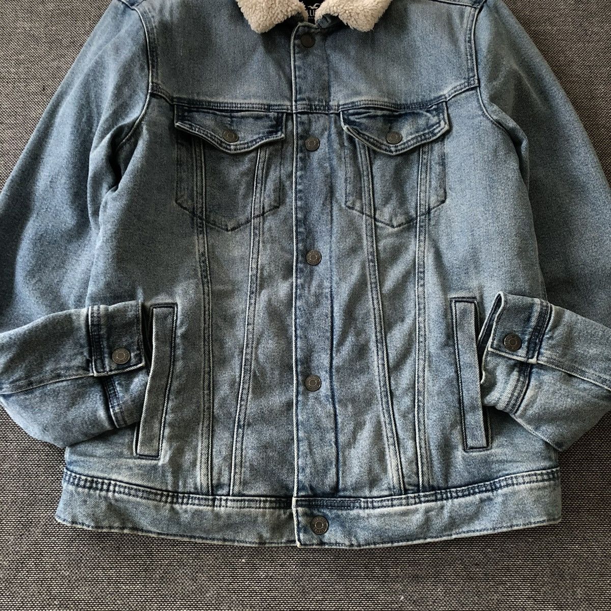 Hollister HOLLISTER Sherpa Lined Denim Trucker Jacket Size US M / EU 48-50 / 2 - 5 Thumbnail