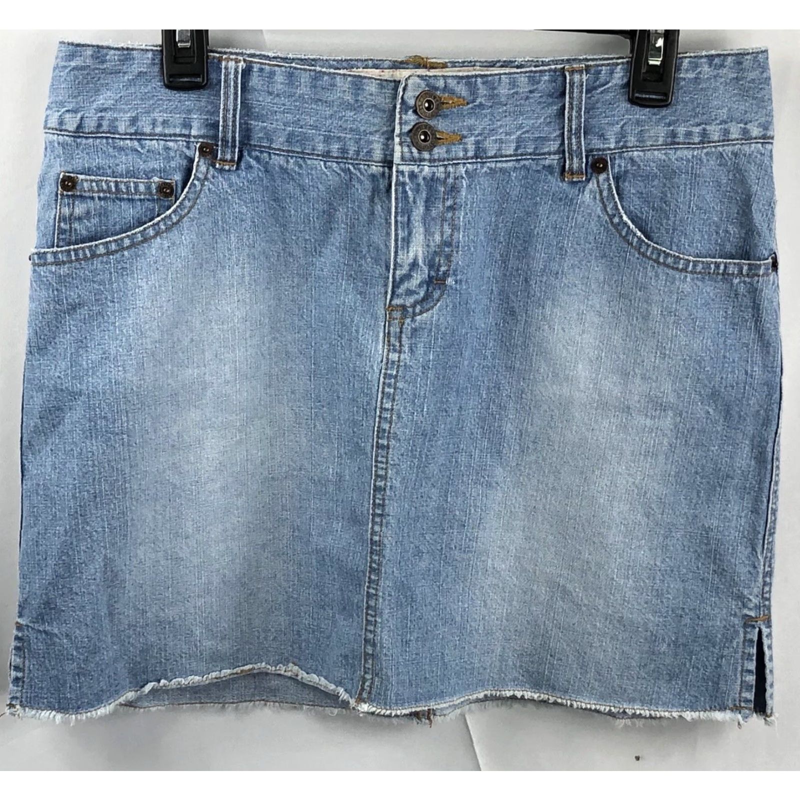 Denime VINTAGE Blue jean mini Skirt 10 fringe Light denim 32” Waist Pockets 90s Y2K Boho Hippie Women Skirt Mens? Size 32" / US 10 / IT 46 - 2 Thumbnail