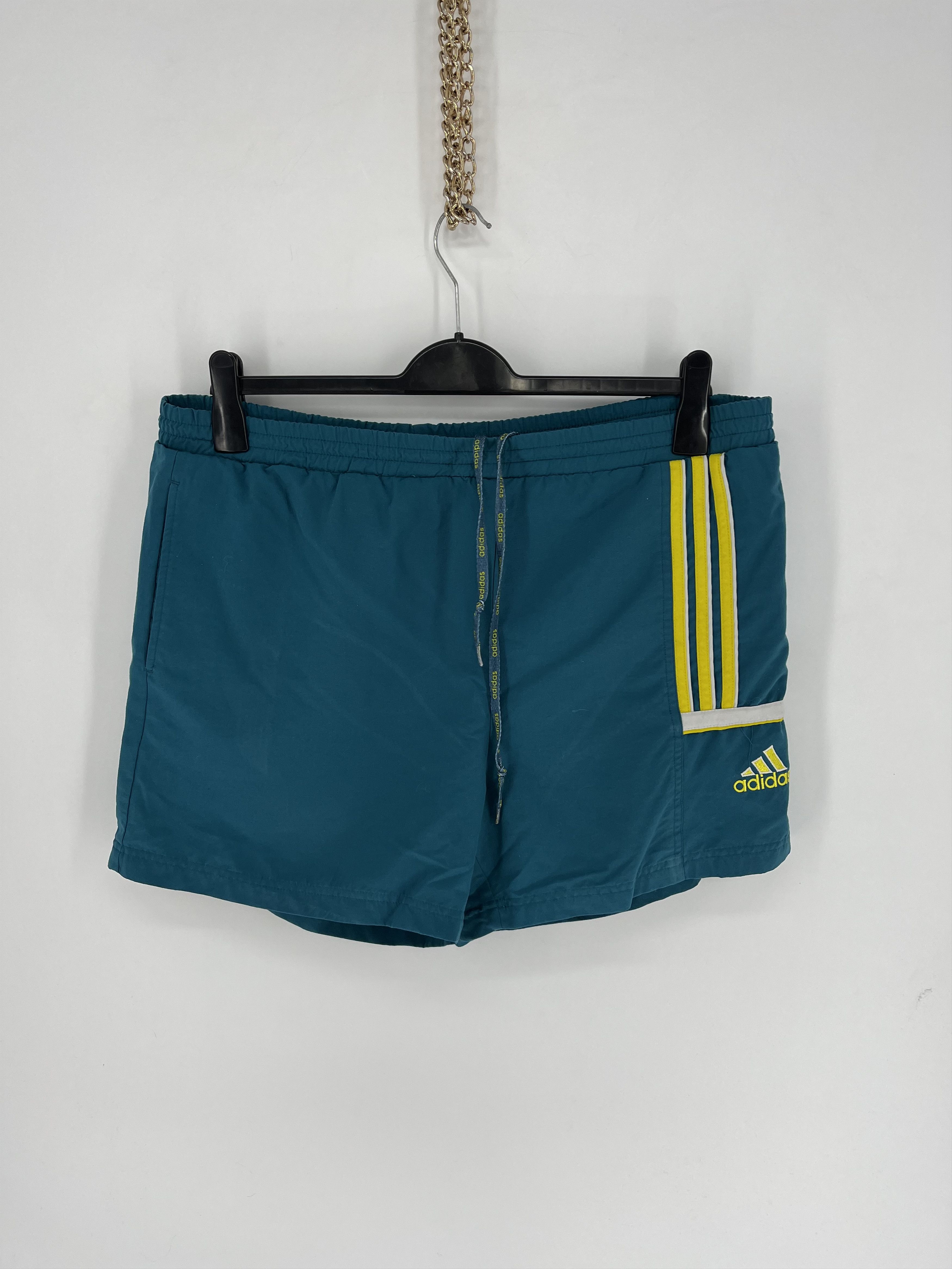 Adidas Vintage 90s Adidas Stripes Shorts Streetwear Fashion Size US 36 / EU 52 - 1 Thumbnail