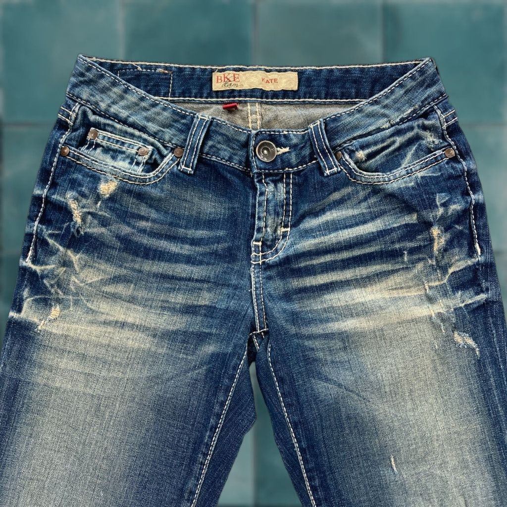 Vintage Buckle Bke Capri Jeans Women's 26 Kate Dark Wash Blue Stretch Denim Low Rise Size 26" / US 2 / IT 38 - 1 Thumbnail