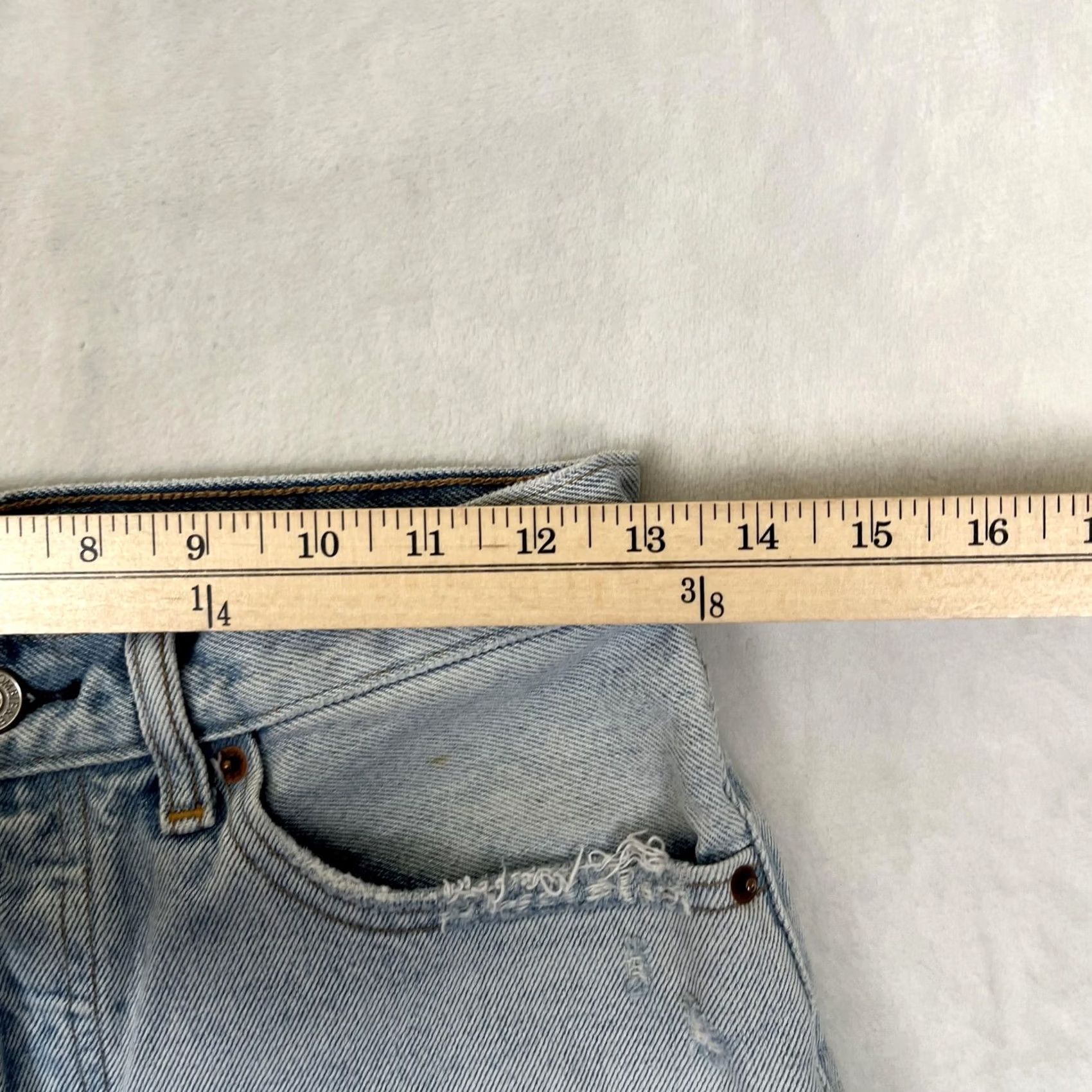 Abercrombie & Fitch Abercrombie & Fitch Shorts Womens 2 26 Blue High Rise 4" Short Distressed Denim Cut-Off Front Pockets Button Fly Casual Summer Mens No (invalid) Size 26" / US 2 / IT 38 - 5 Thumbnail