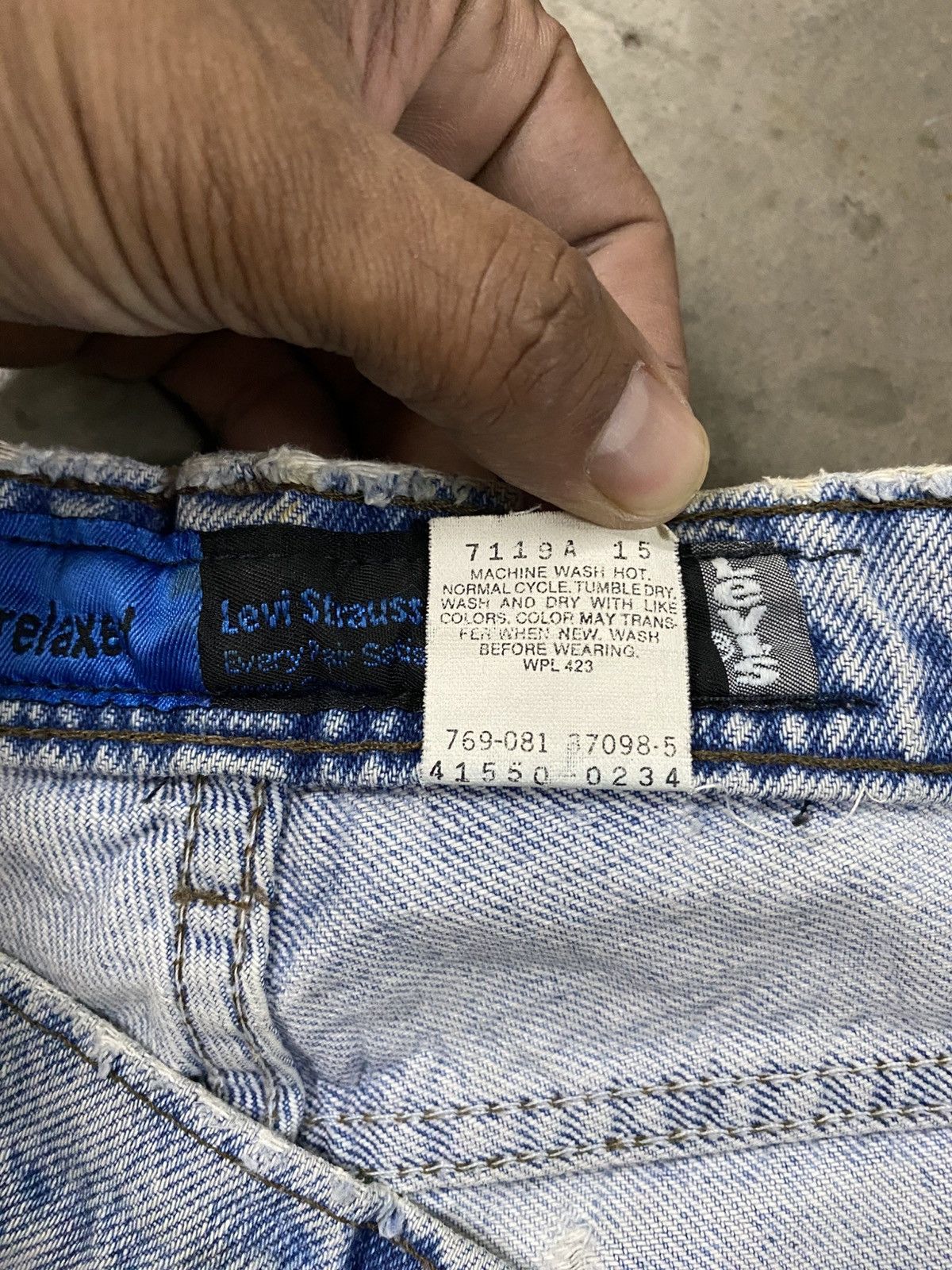 Levi's Vintage Levis Silver Tab Relaxed Wash Blue Distressed @310 Size US 33 - 10 Thumbnail