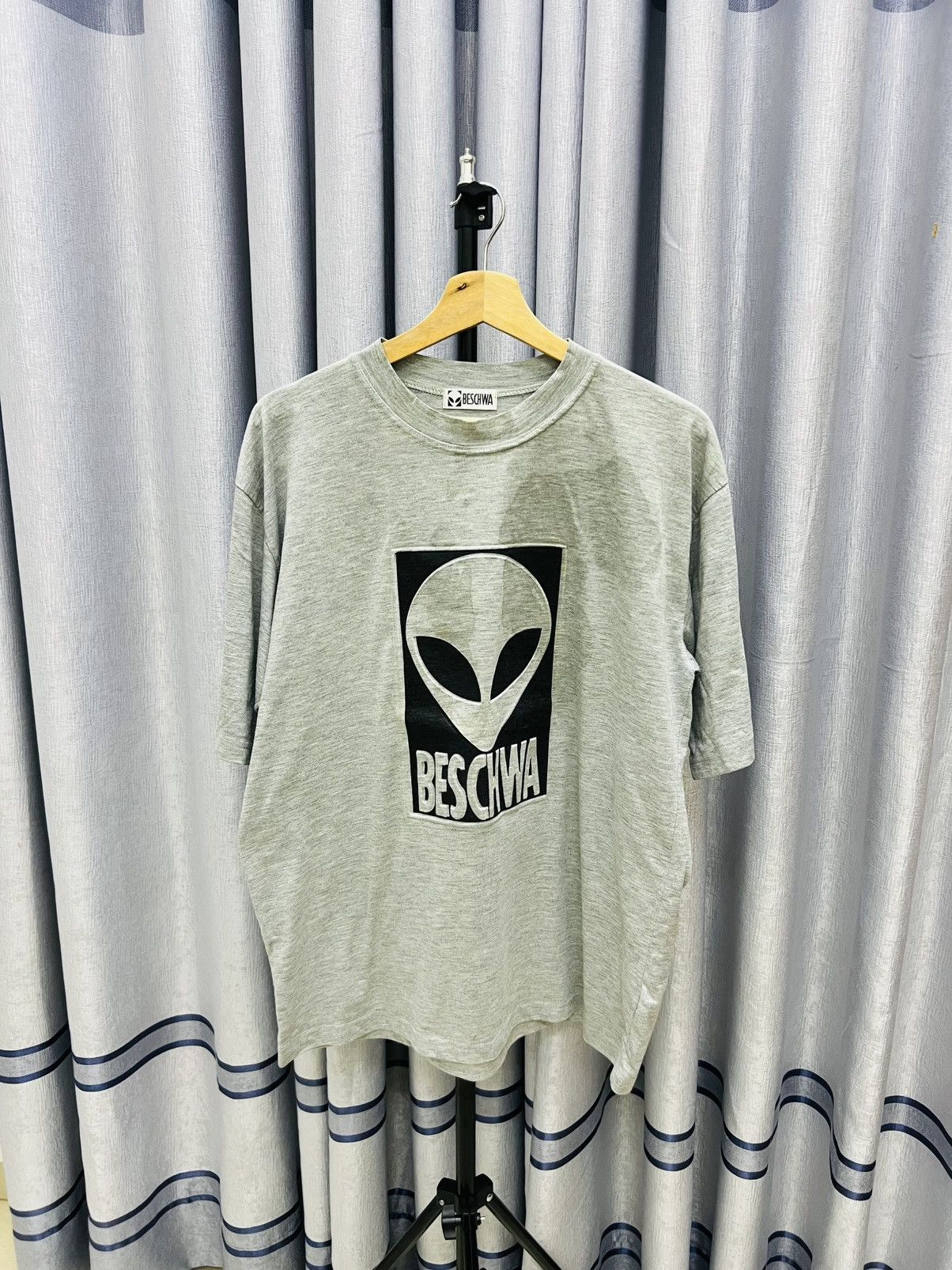 Alien Workshop Thrashed Alien Workshop Beschwa 90s Y2K Tshirt Size US XL / EU 56 / 4 - 1 Thumbnail