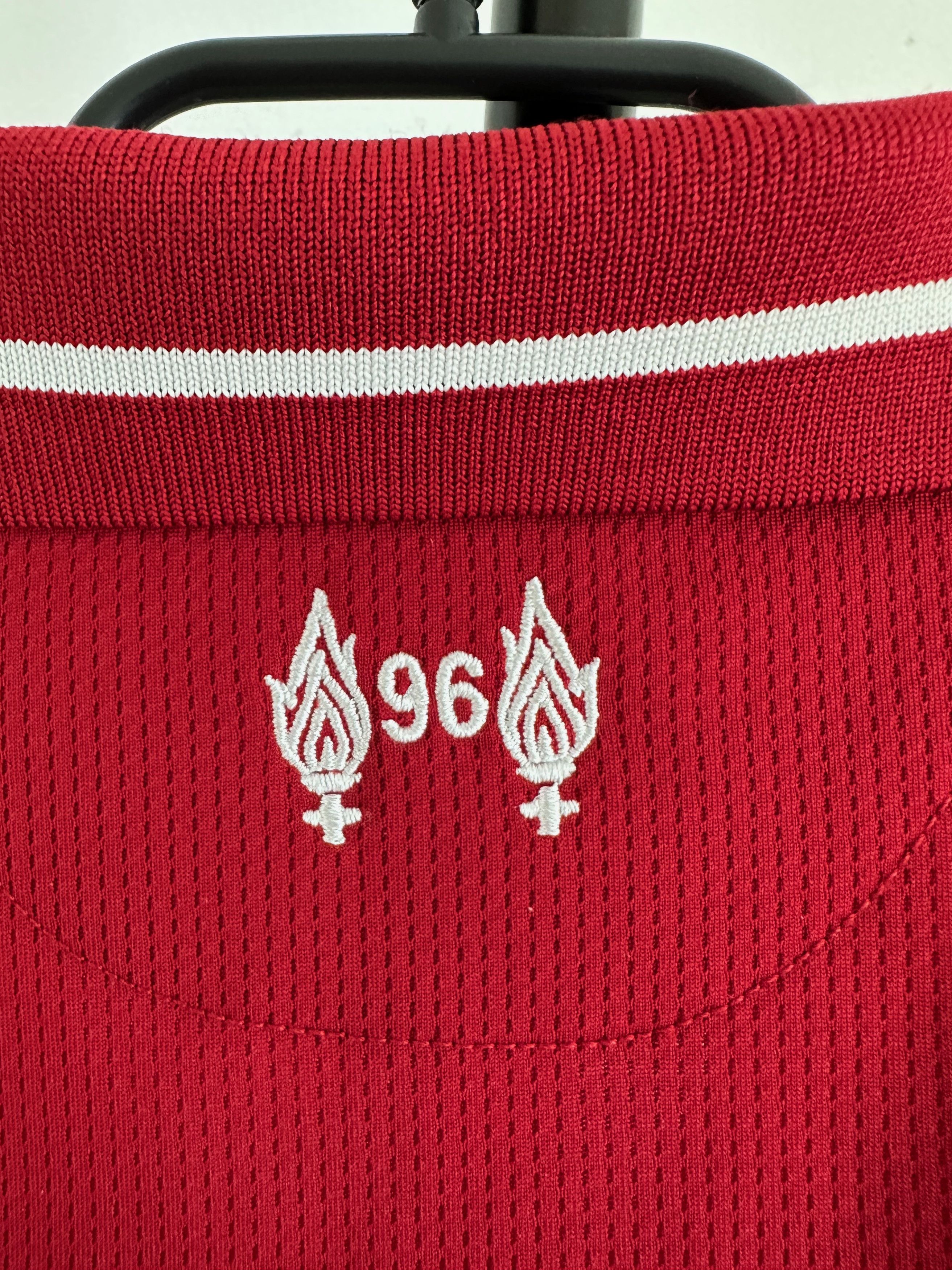 New Balance 2018 New Balance Liverpool Home soccer shirt jersey Size US S / EU 44-46 / 1 - 11 Thumbnail