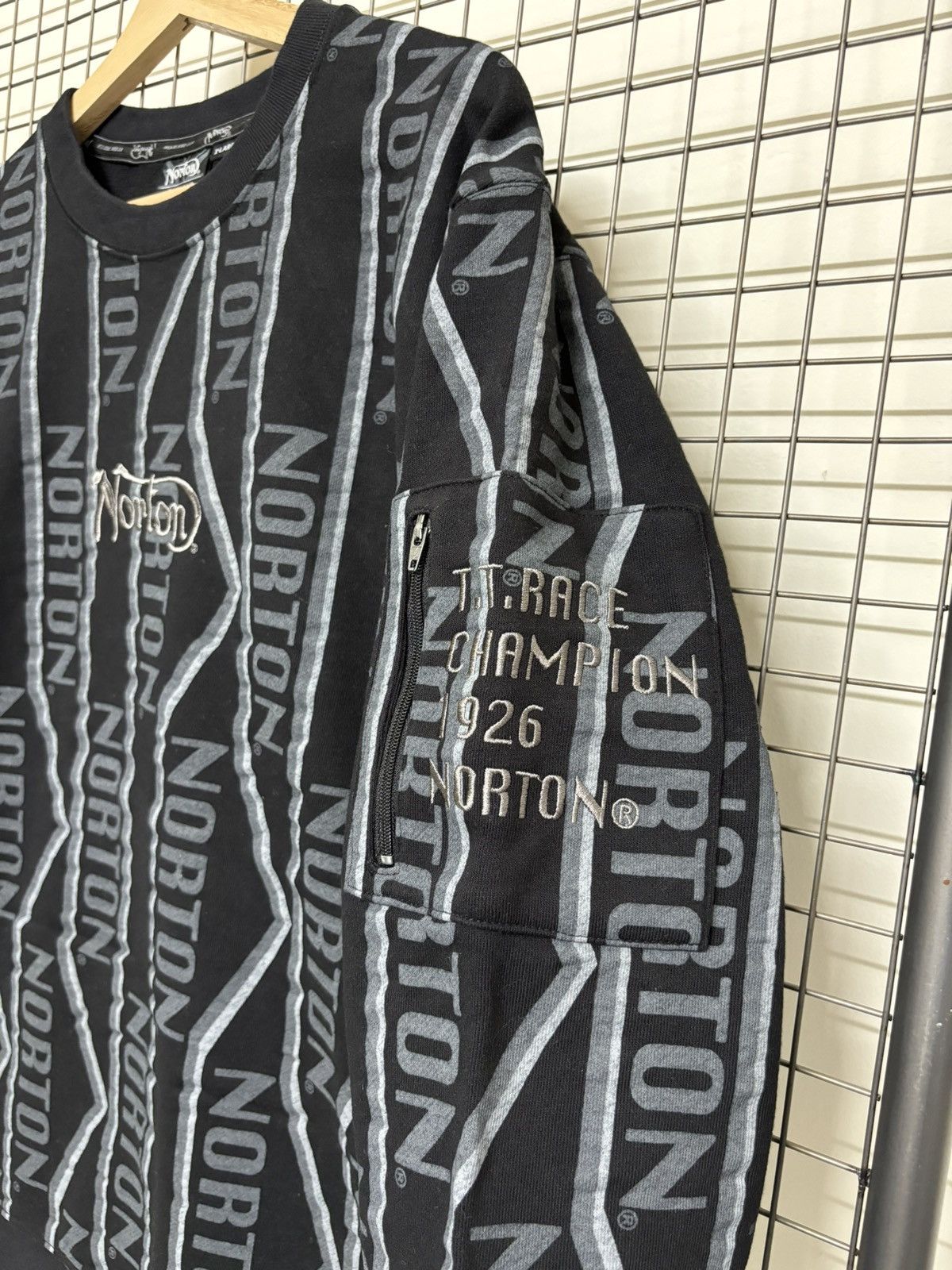 Norton 🚨FINAL DROP🚨OVP Norton England Motorcycle Sweatshirt Size US XL / EU 56 / 4 - 4 Thumbnail