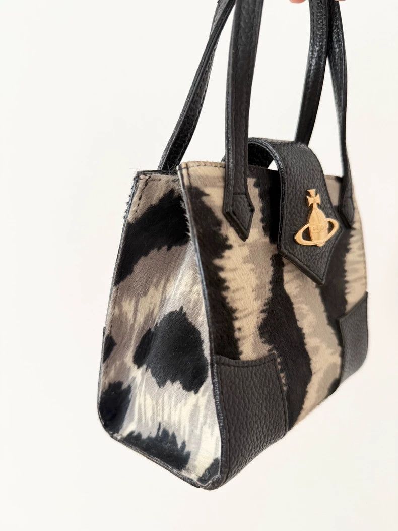 Vivienne Westwood Vivienne Westwood size os Black and white leopard print hor Size ONE SIZE - 5 Thumbnail