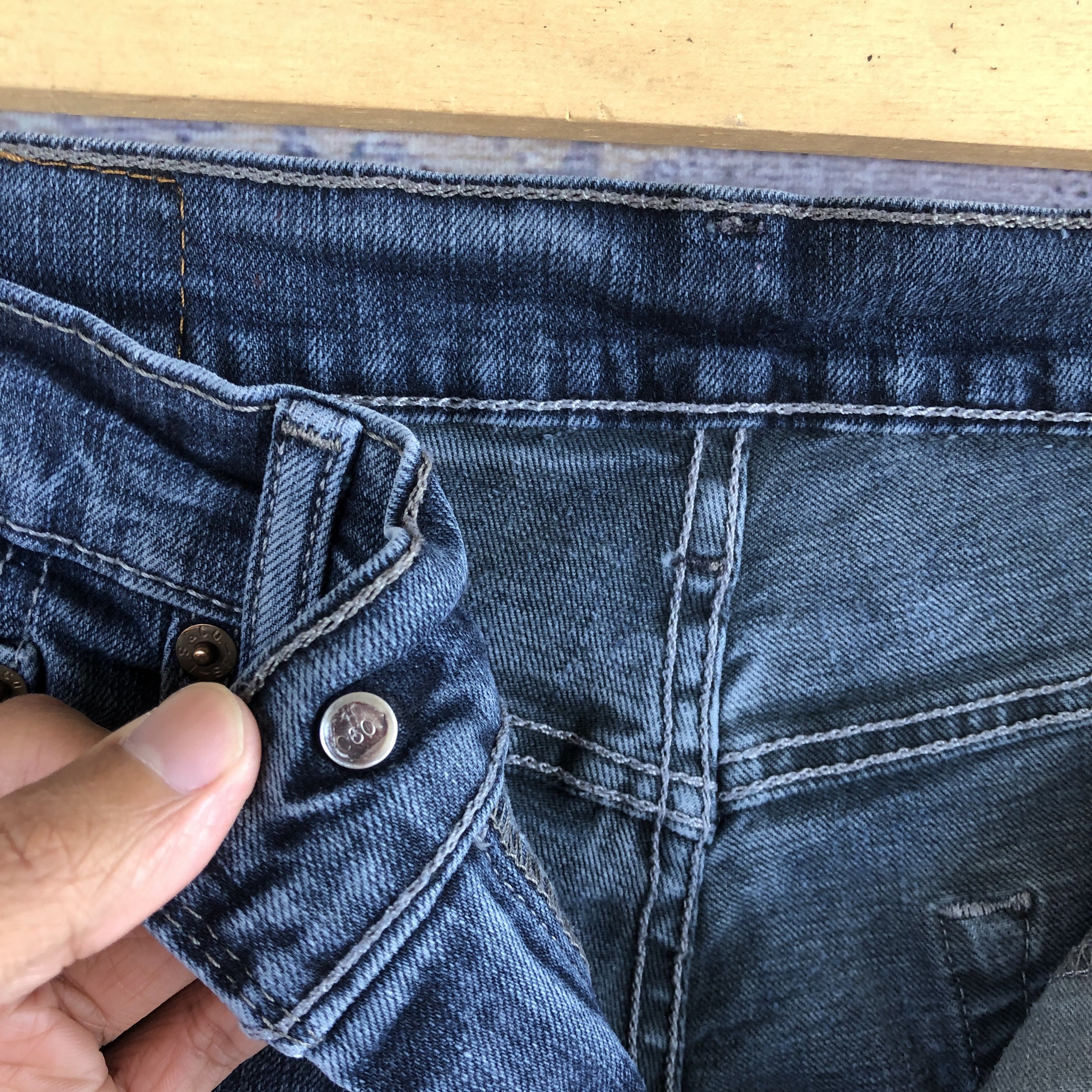 Levi's Vintage Levis 505 Paint Splatter Jeans Levis Faded Denim Size US 30 / EU 46 - 7 Thumbnail