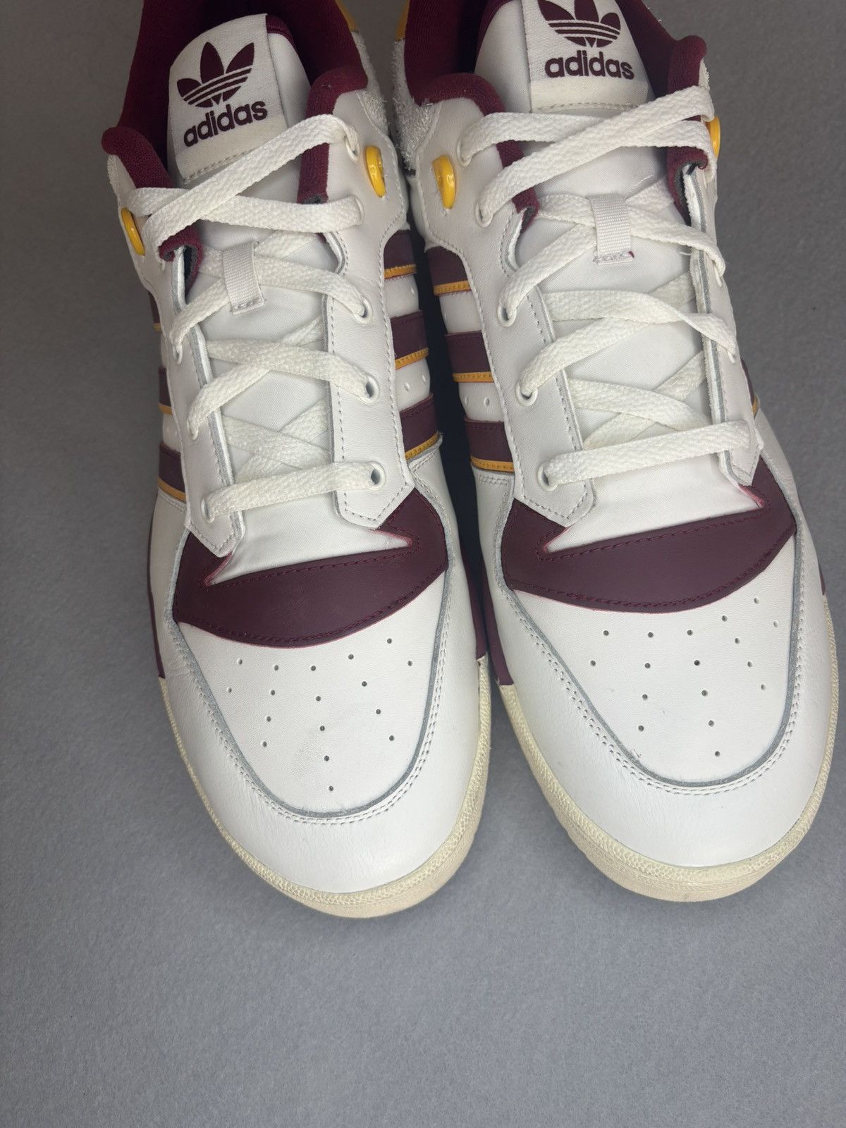 Adidas Adidas Rivalry Low Size 17 White Burgundy Retro Basketball Size US 15 / EU 48 - 2 Thumbnail