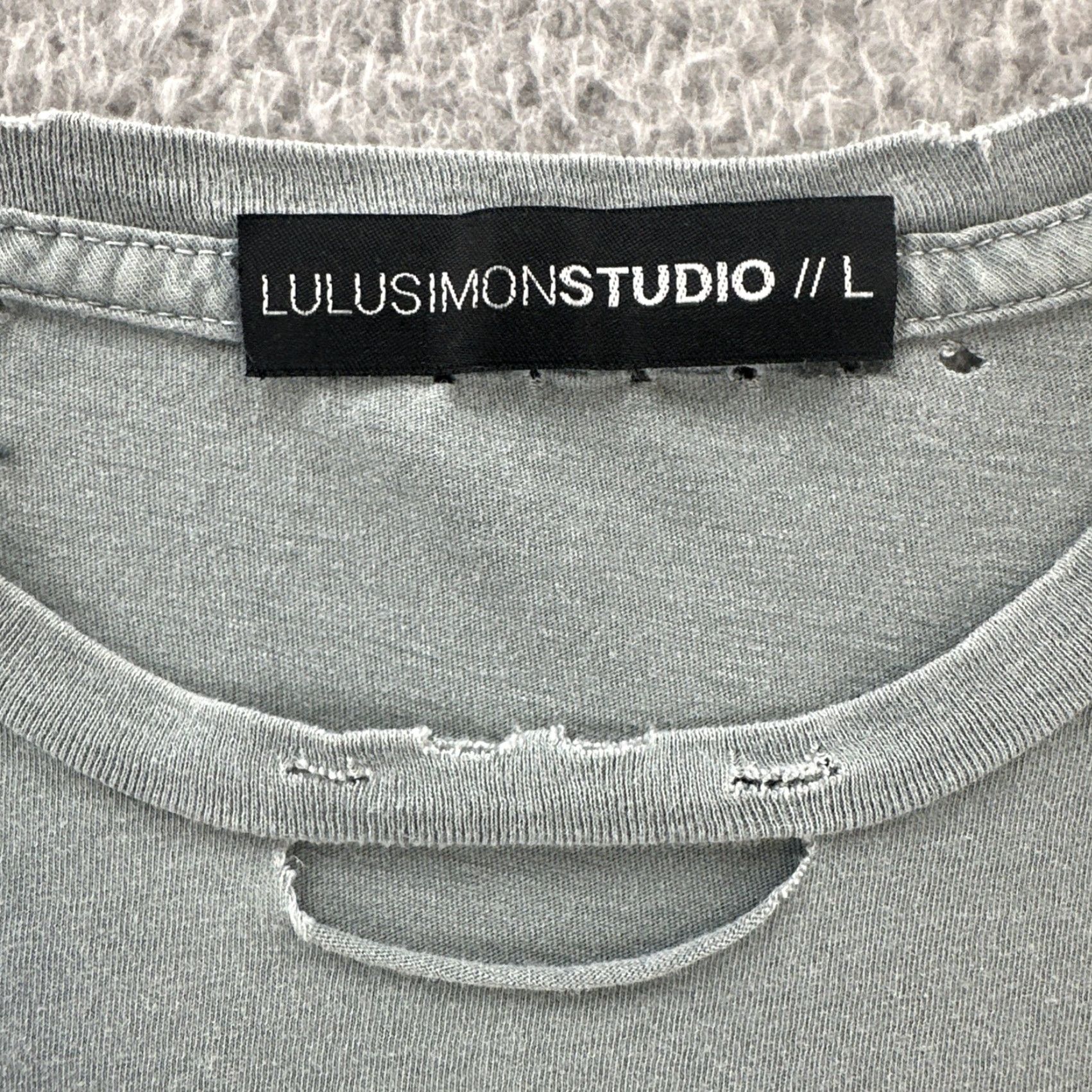 Lululemon VINTAGE Lululemon Studio Distressed Women’s Large Gray Green Graphic Print T Shirt Size L / US 10 / IT 46 - 7 Thumbnail