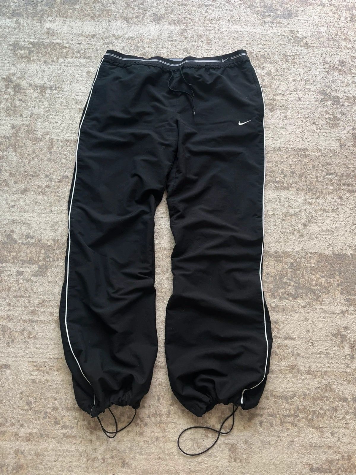 Nike Nike 2006 L Track Pants Black White Rare Made in Indonesia Size 28" / US 6 / IT 42 - 1 Thumbnail