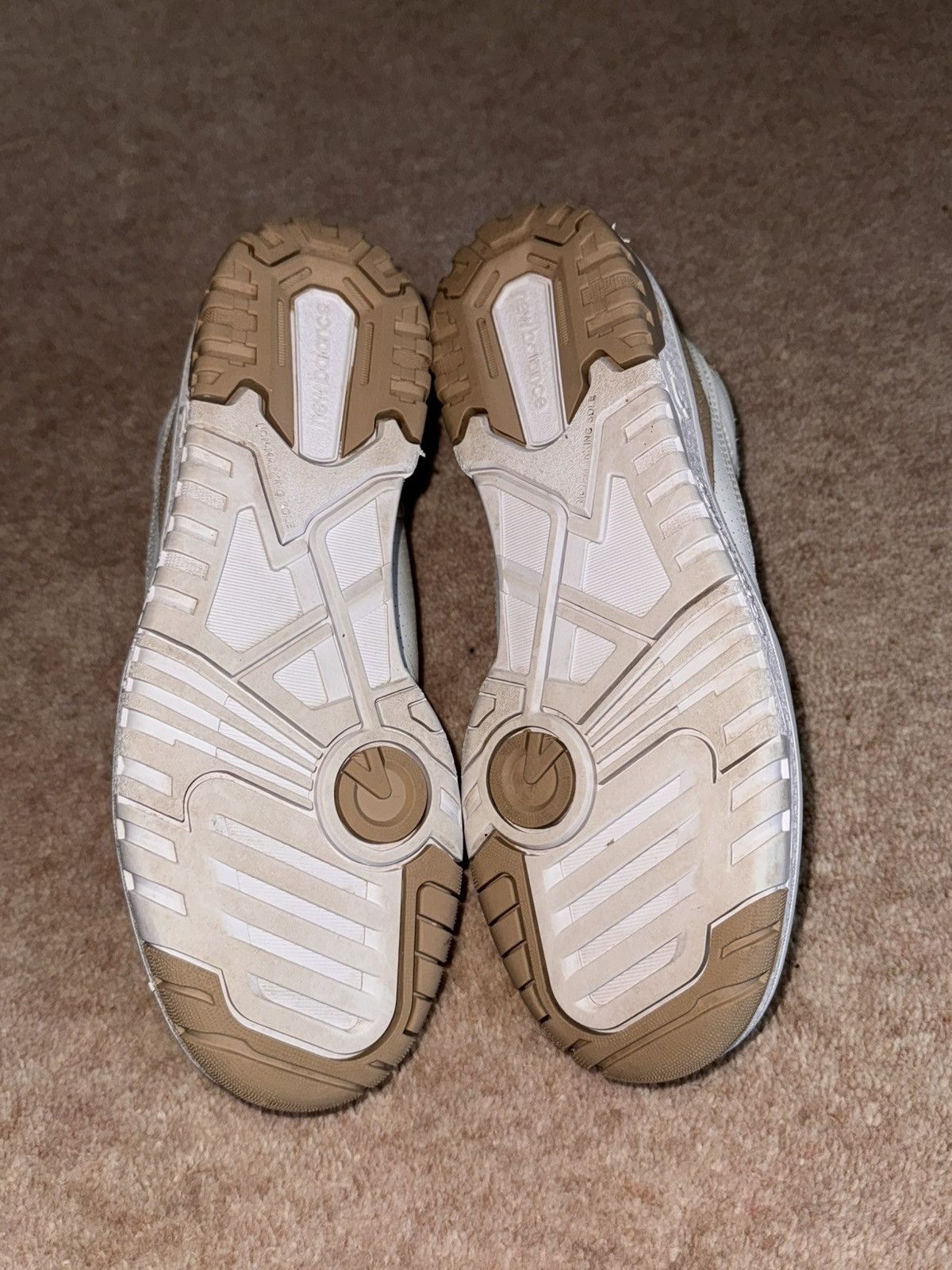 New Balance New Balance 550 Cream & Beige trainers Size US 7.5 / IT 37.5 - 2 Thumbnail