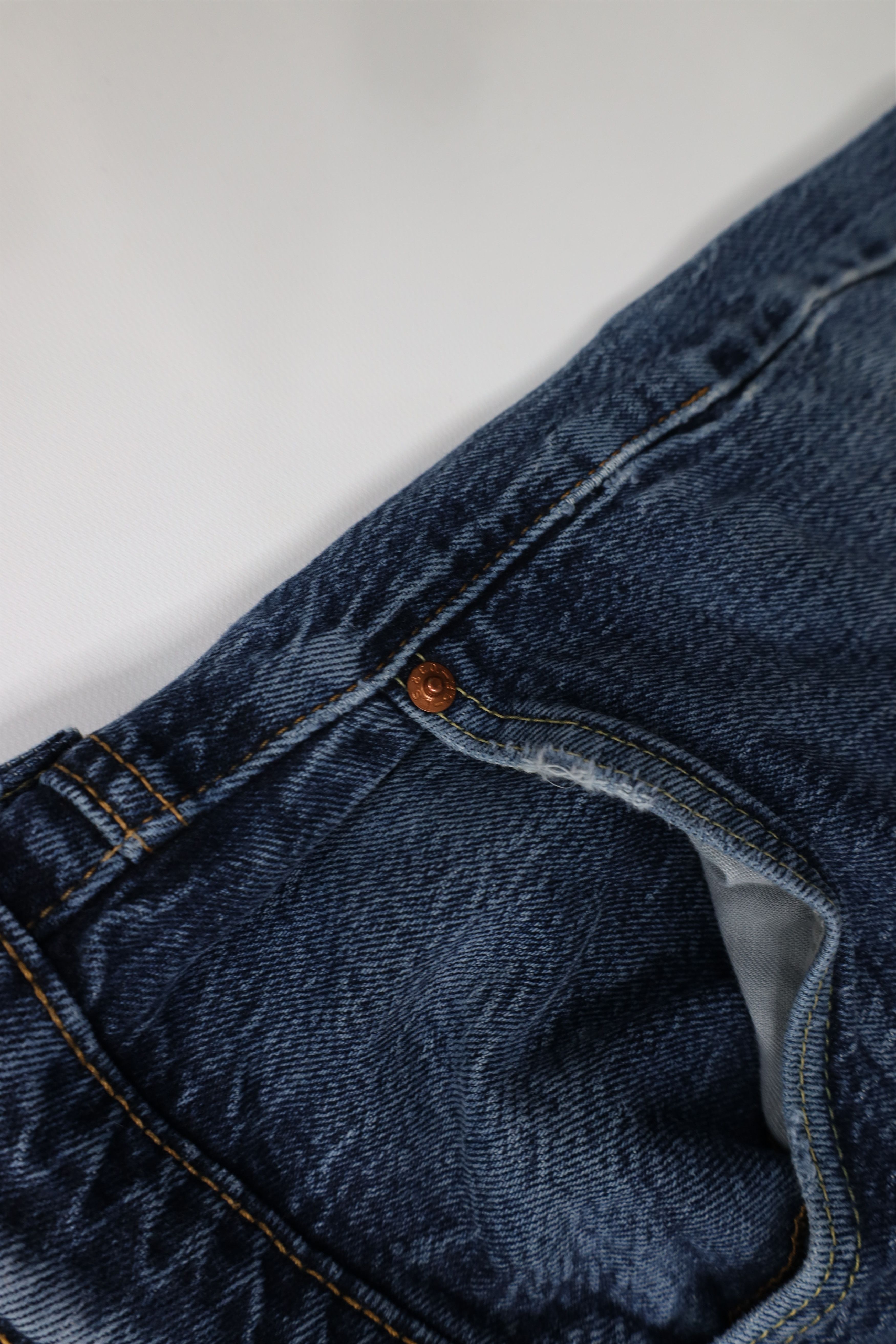 Levi's Vintage Y2K Levis 505 Regular Straight Leg Denim Jeans Size US 34 / EU 50 - 9 Thumbnail
