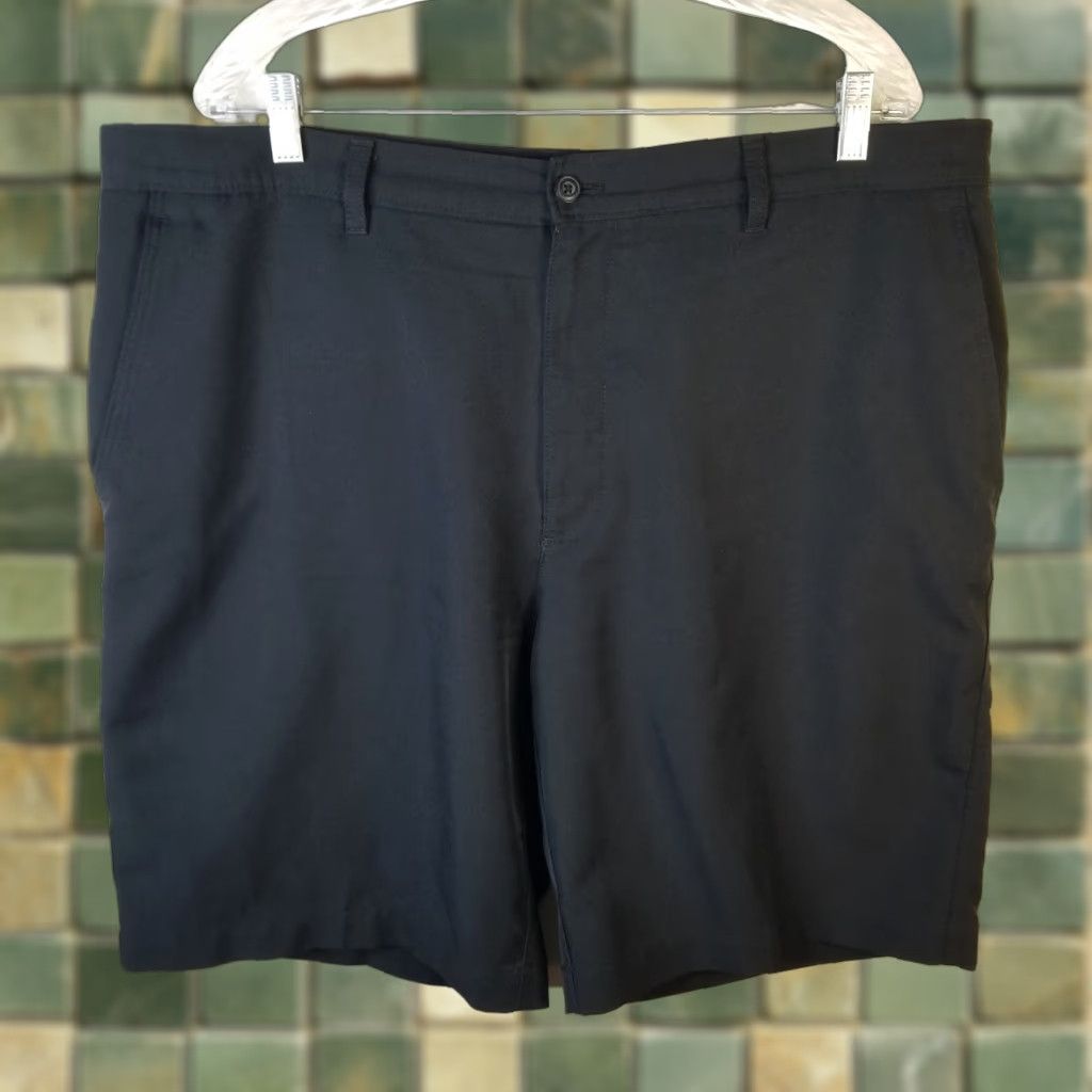 PGA Tour PGA TOUR Shorts Chino Golf Men Black Size 40 Regular Mens Size US 40 / EU 56 - 1 Thumbnail