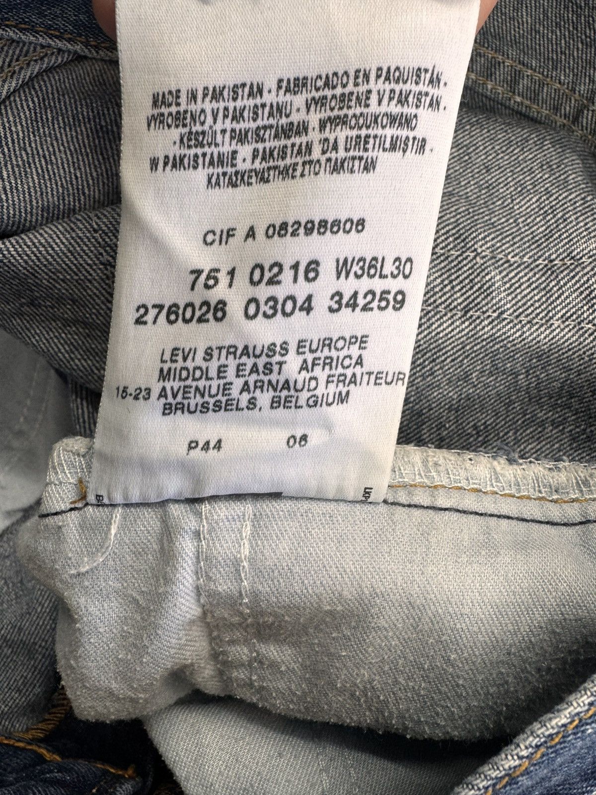 Levi's Levi’s Men Vintage Cotton Denim 751 Standard Fit Size US 36 / EU 52 - 7 Thumbnail