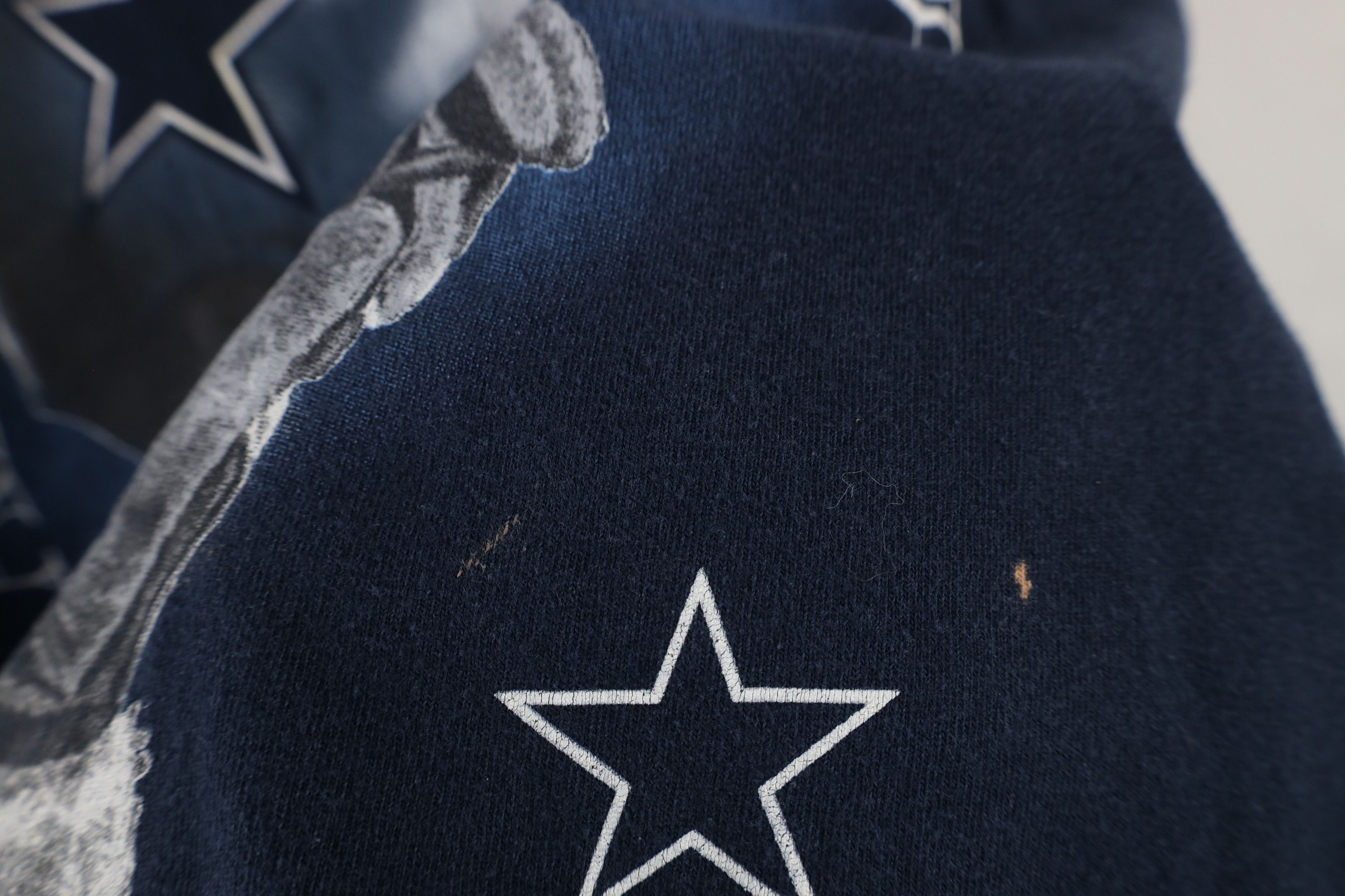 Vintage Vintage 90s Spell Dallas Cowboys Football Helmet T-shirt USA Size US XL / EU 56 / 4 - 7 Thumbnail